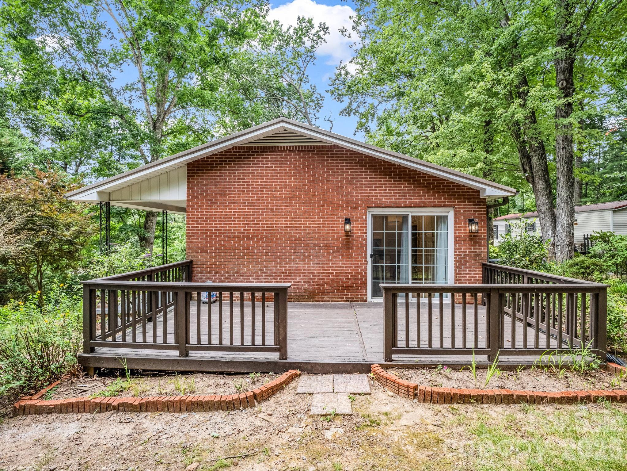 14 Penelope Street — Black Mountain