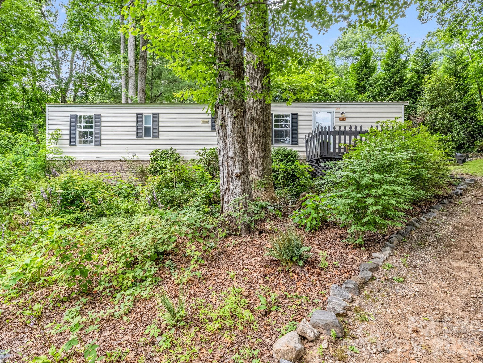 14 Penelope Street — Black Mountain