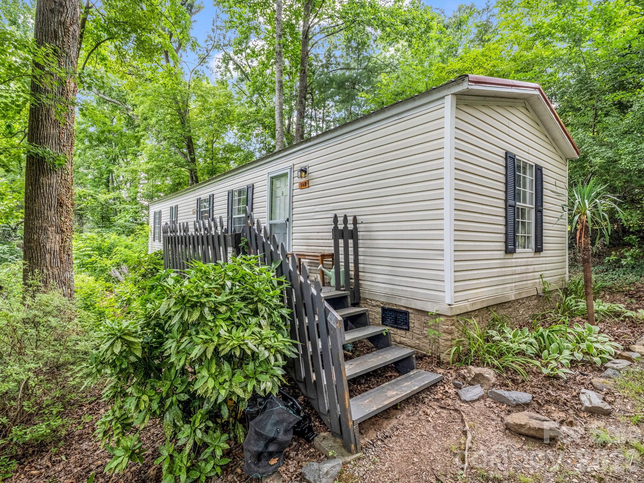 14 Penelope Street — Black Mountain