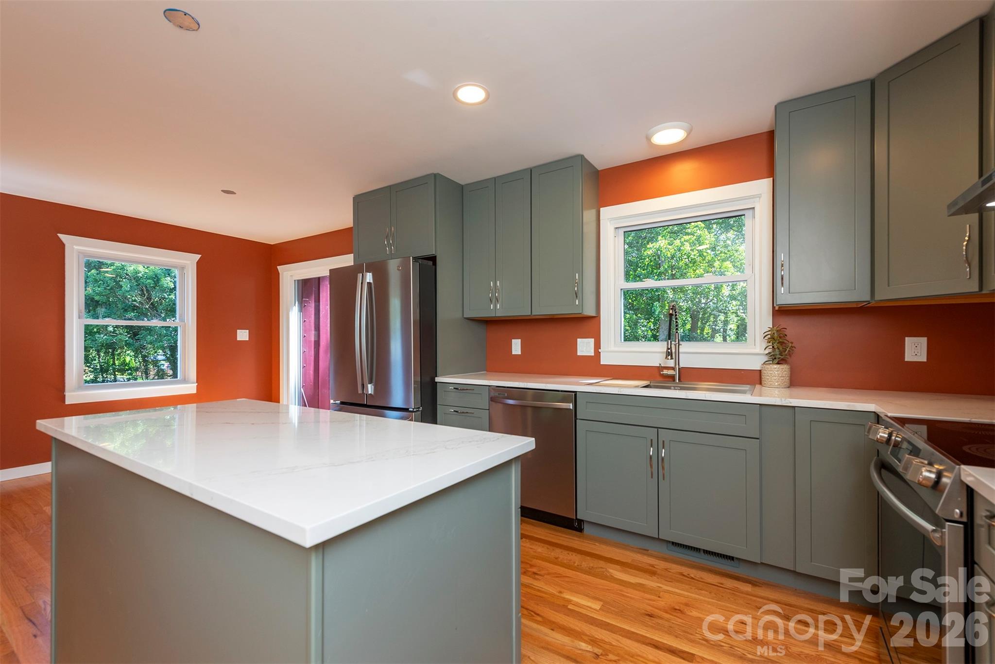 32 Harnett Street — Asheville