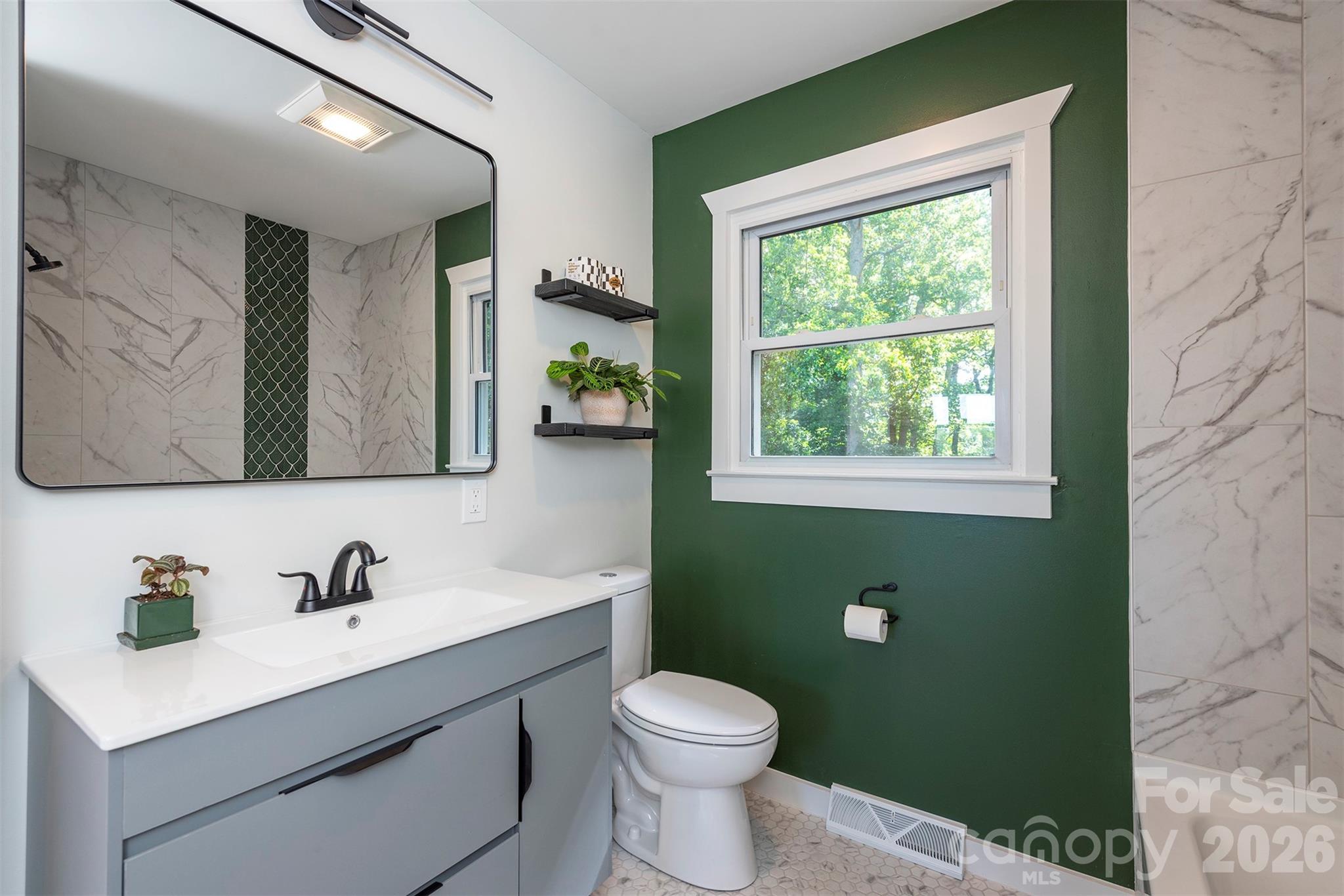32 Harnett Street — Asheville