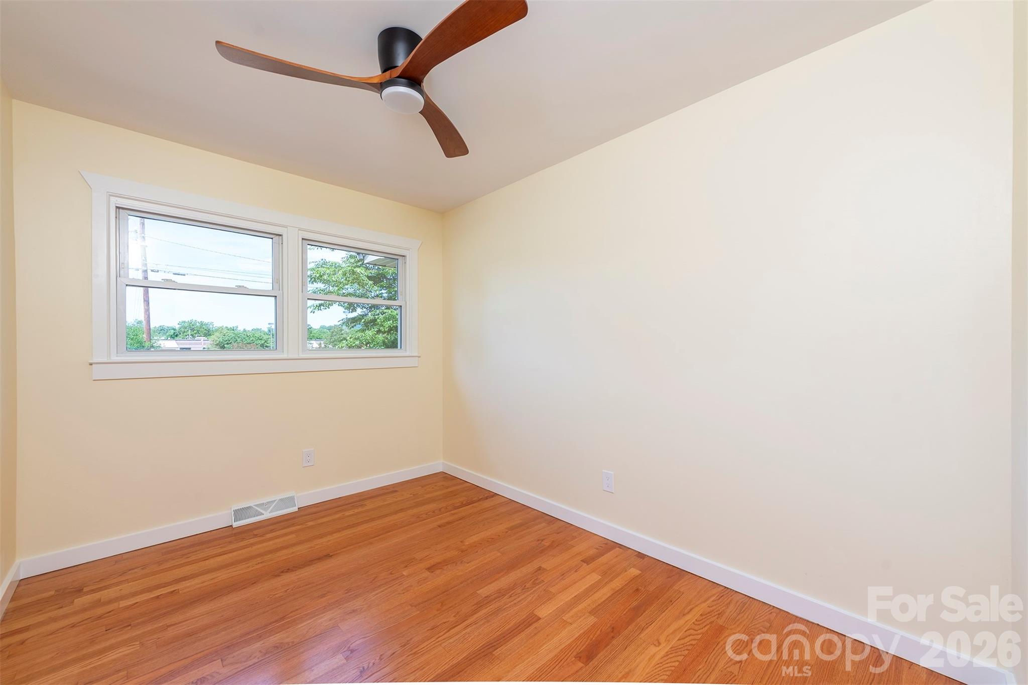 32 Harnett Street — Asheville