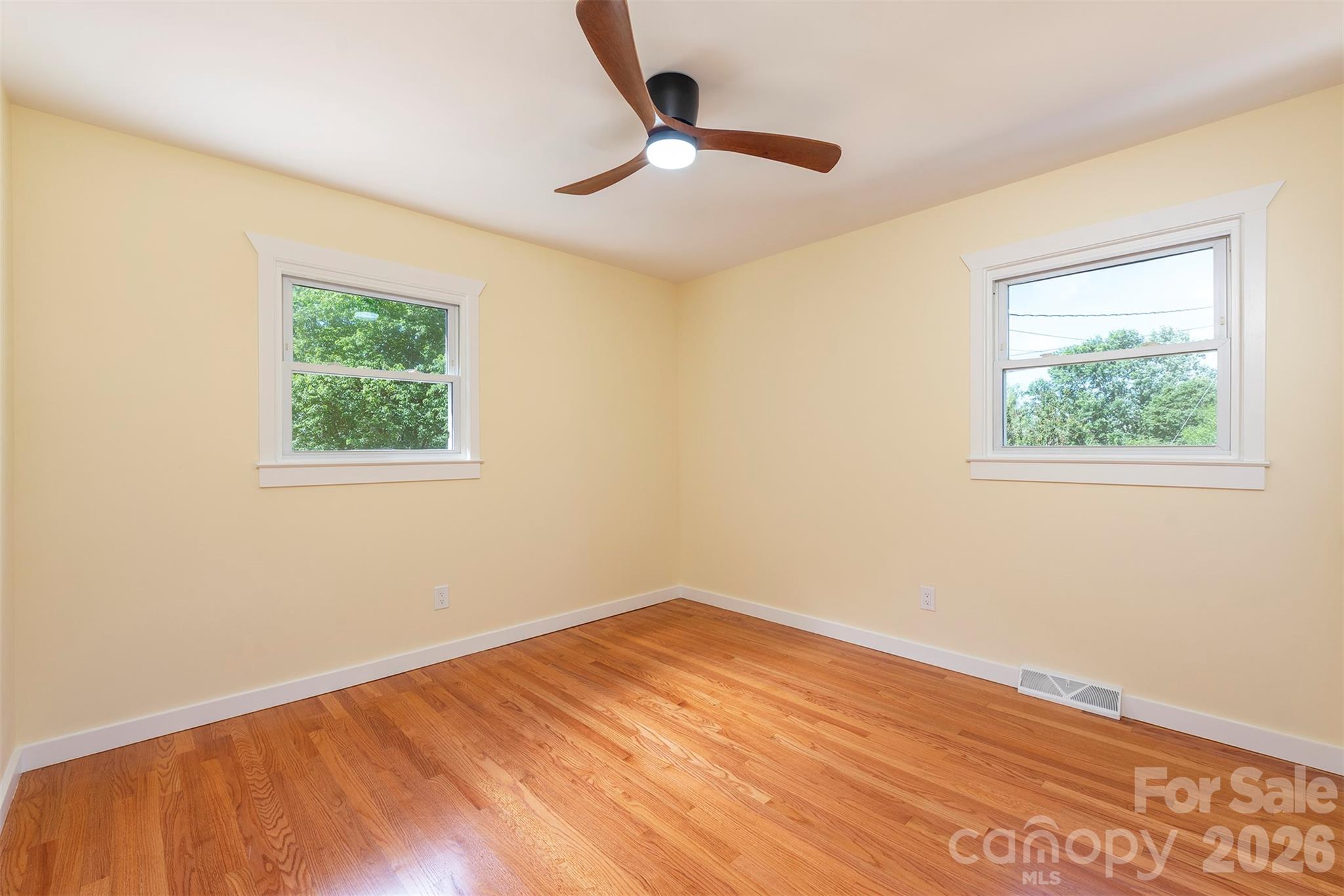 32 Harnett Street — Asheville