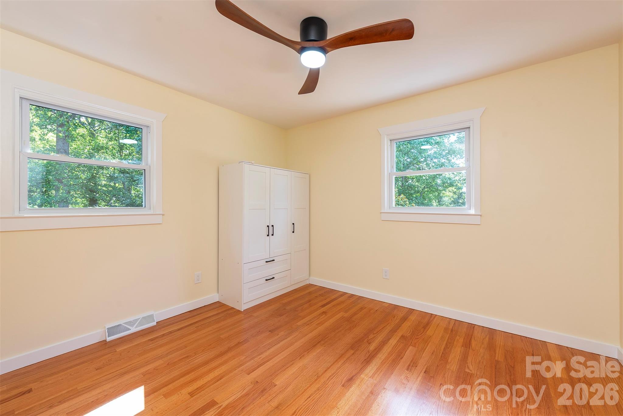 32 Harnett Street — Asheville