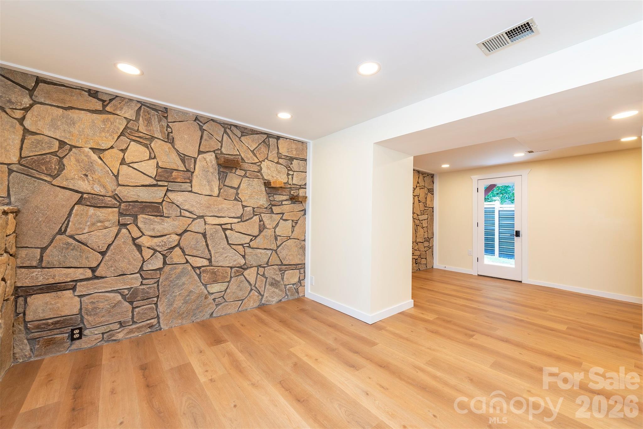 32 Harnett Street — Asheville