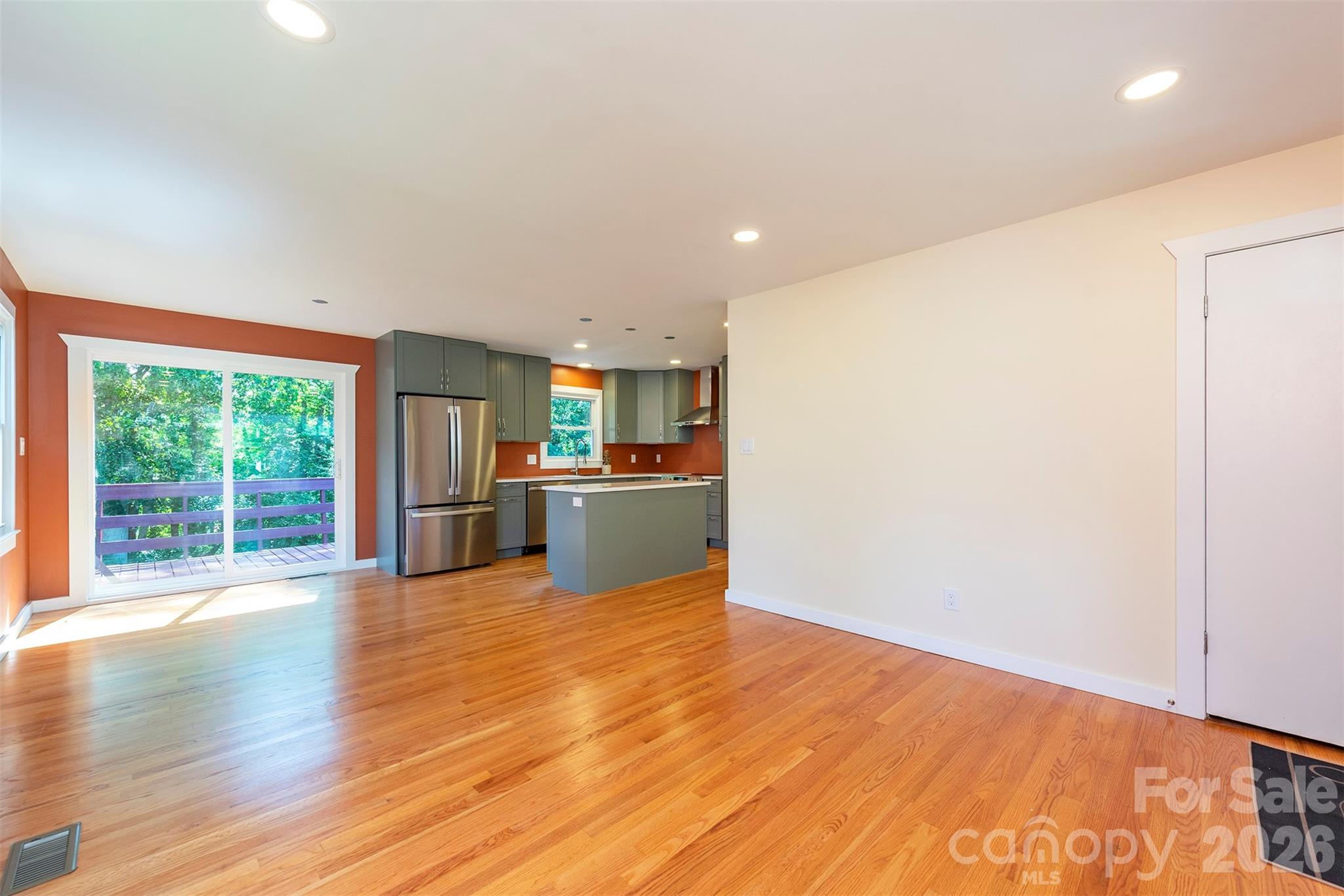 32 Harnett Street — Asheville