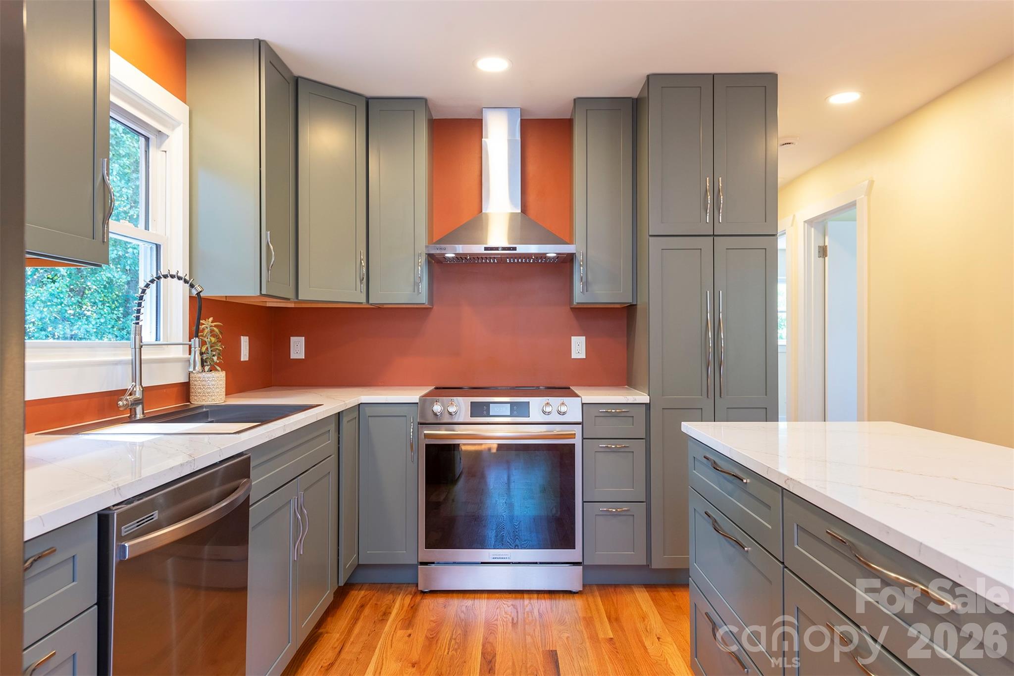 32 Harnett Street — Asheville