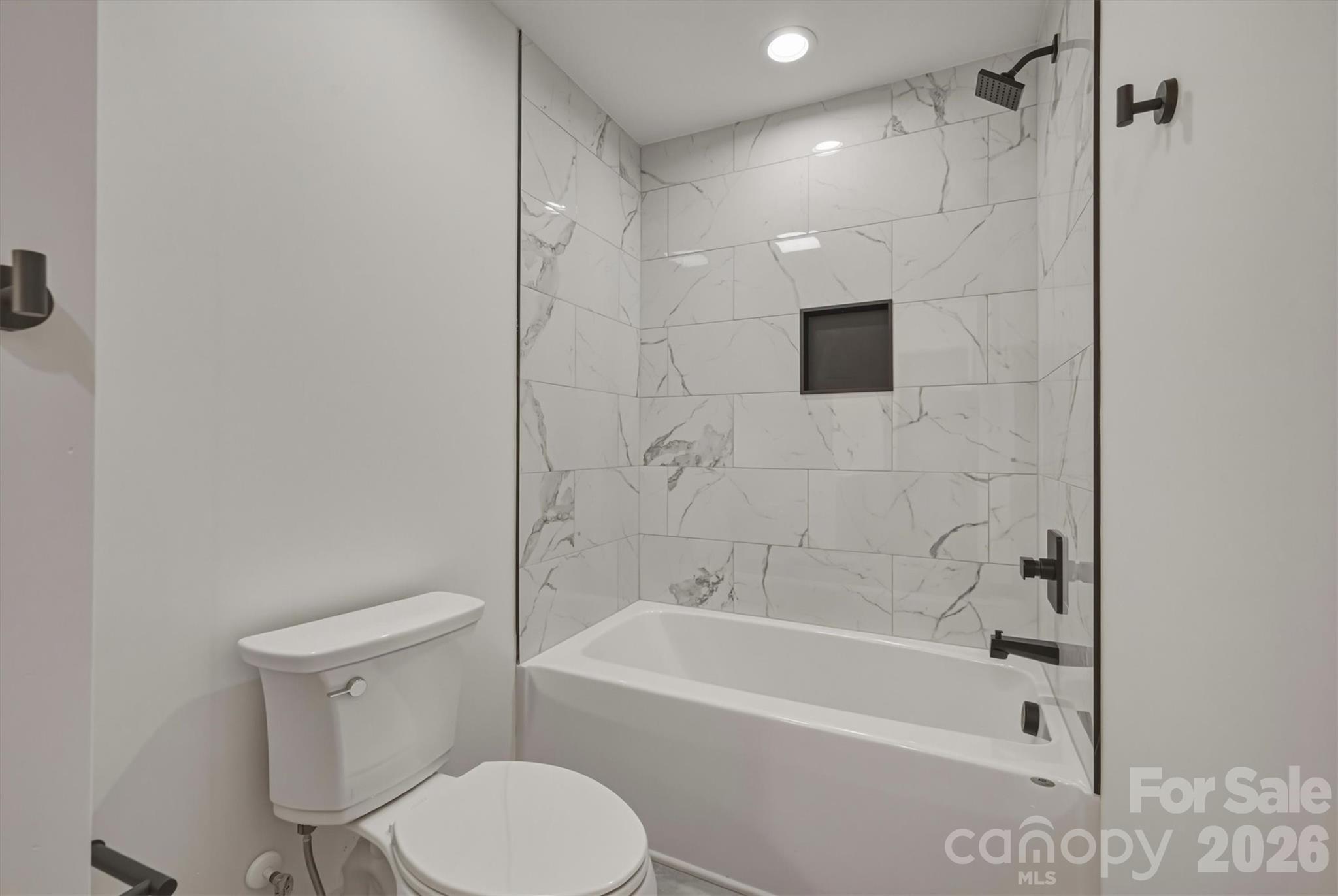5676 MARBLESTONE Drive — Granite Falls