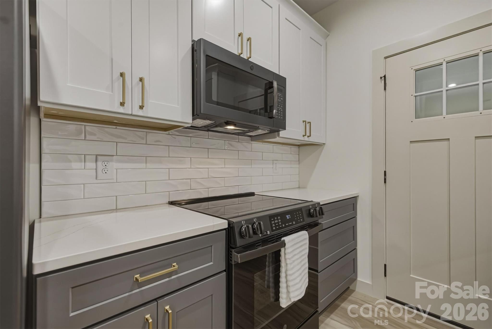 5676 MARBLESTONE Drive — Granite Falls