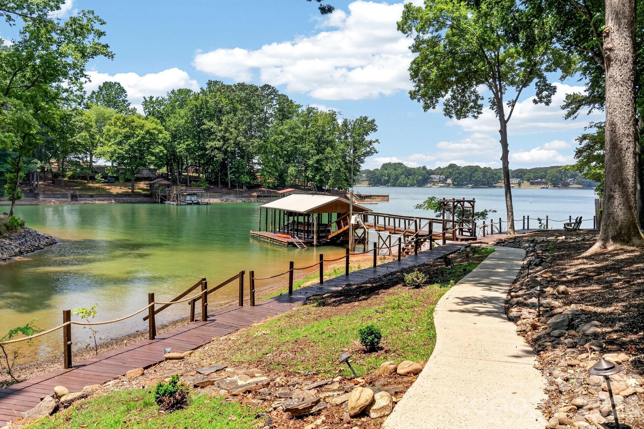 105 Quail Lane — Mooresville