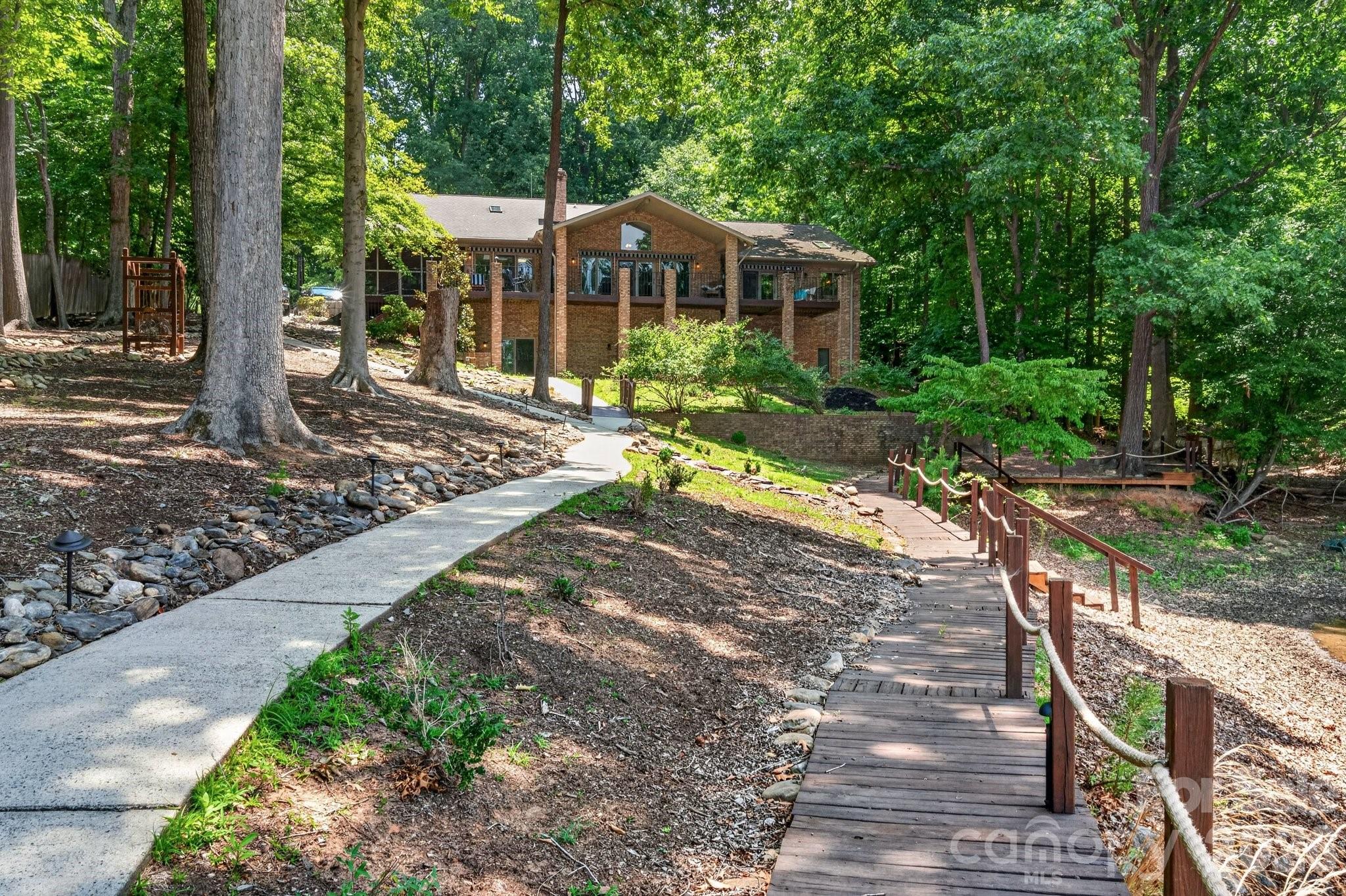 105 Quail Lane — Mooresville