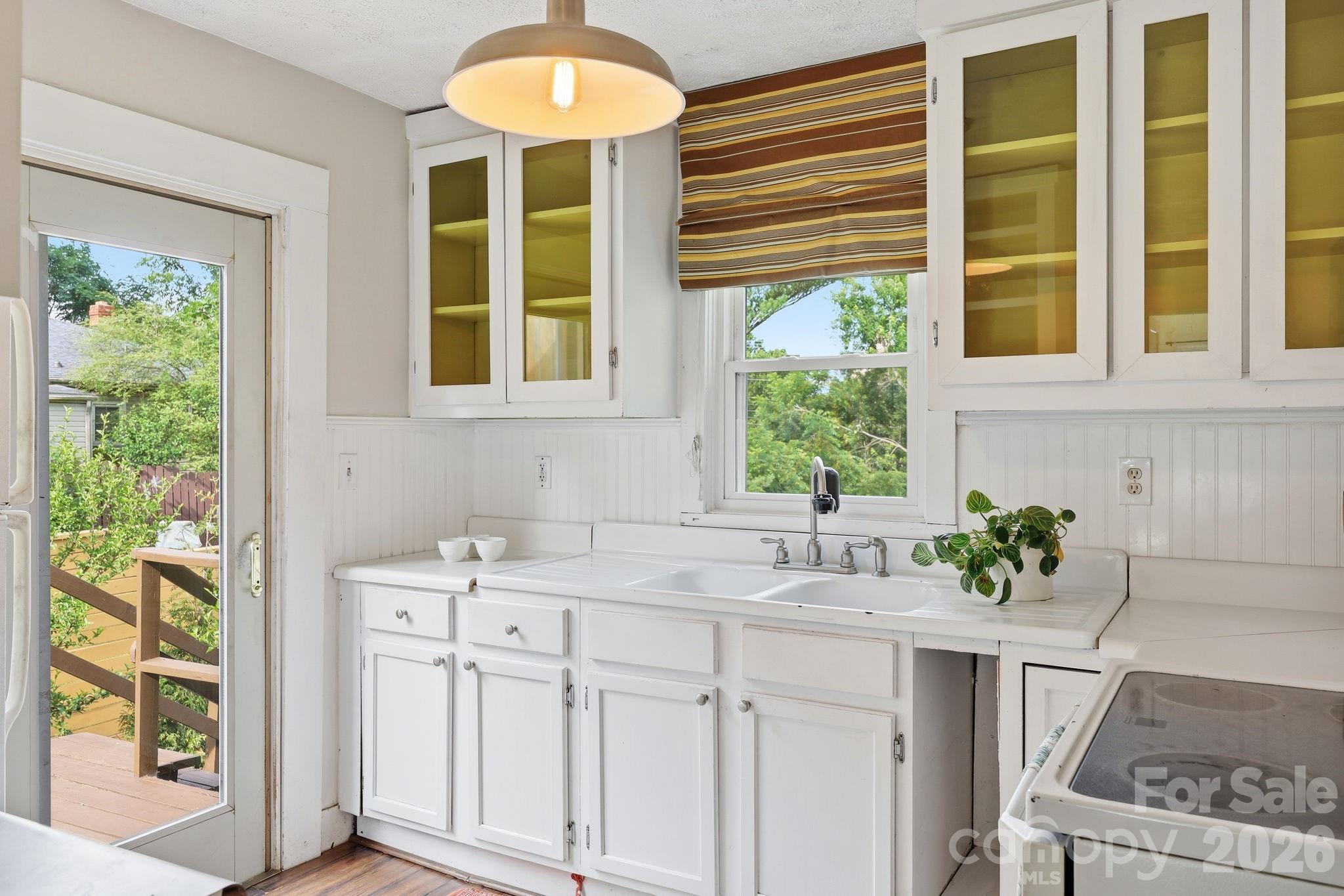 21 Clemmons Street — Asheville
