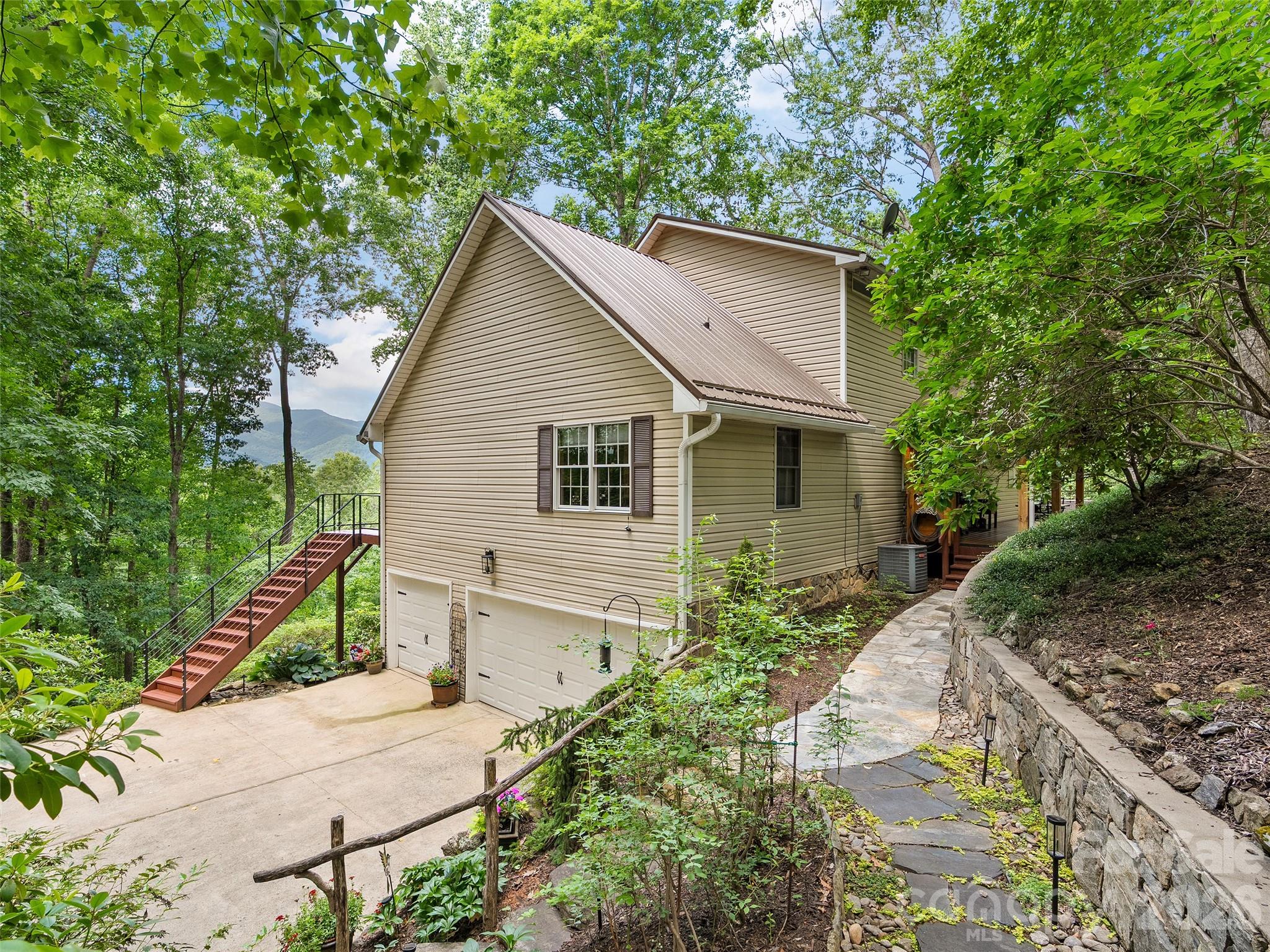 233 Rocky Face Drive — Canton