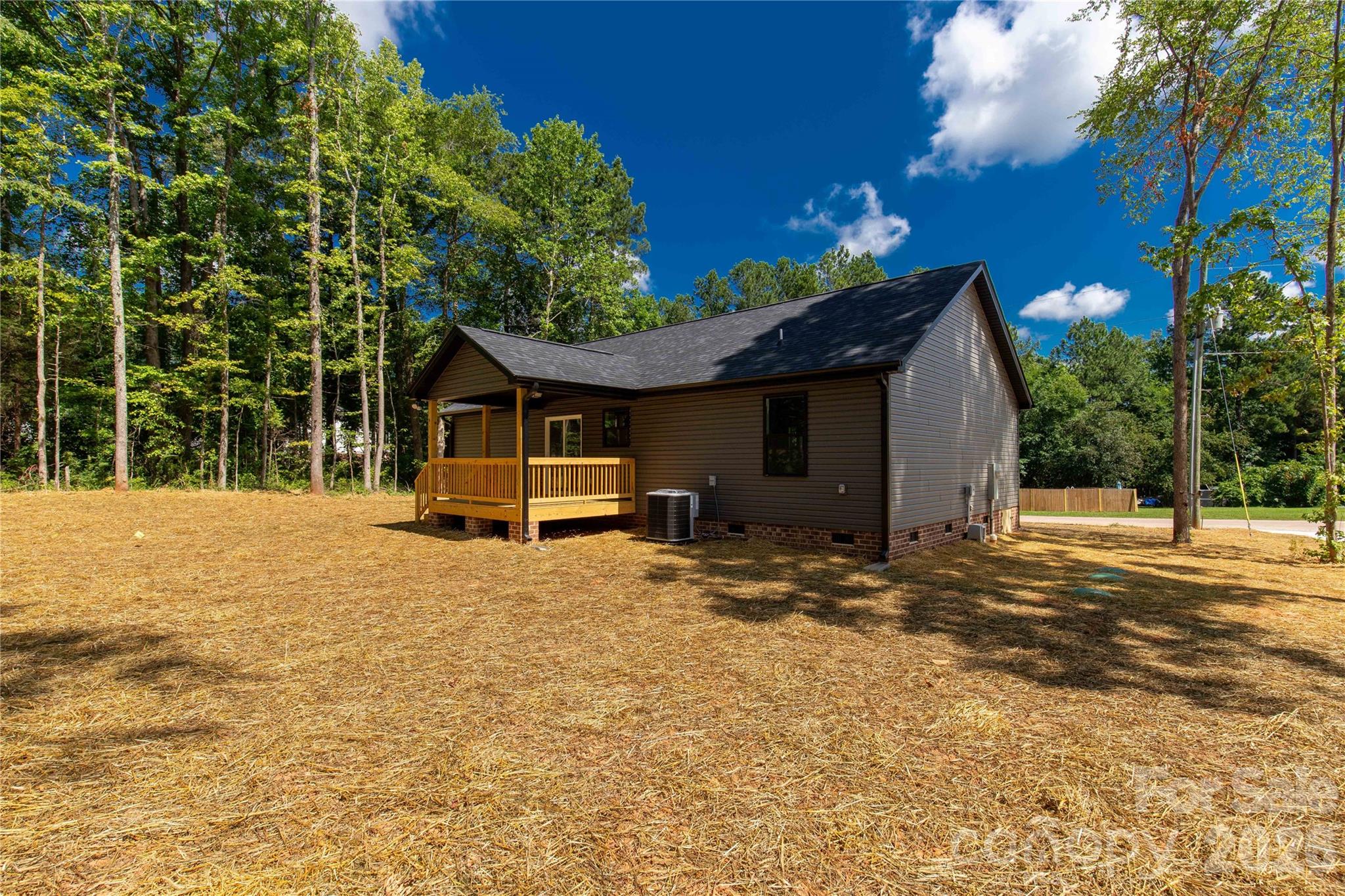 1433 Mack Drive — McConnells