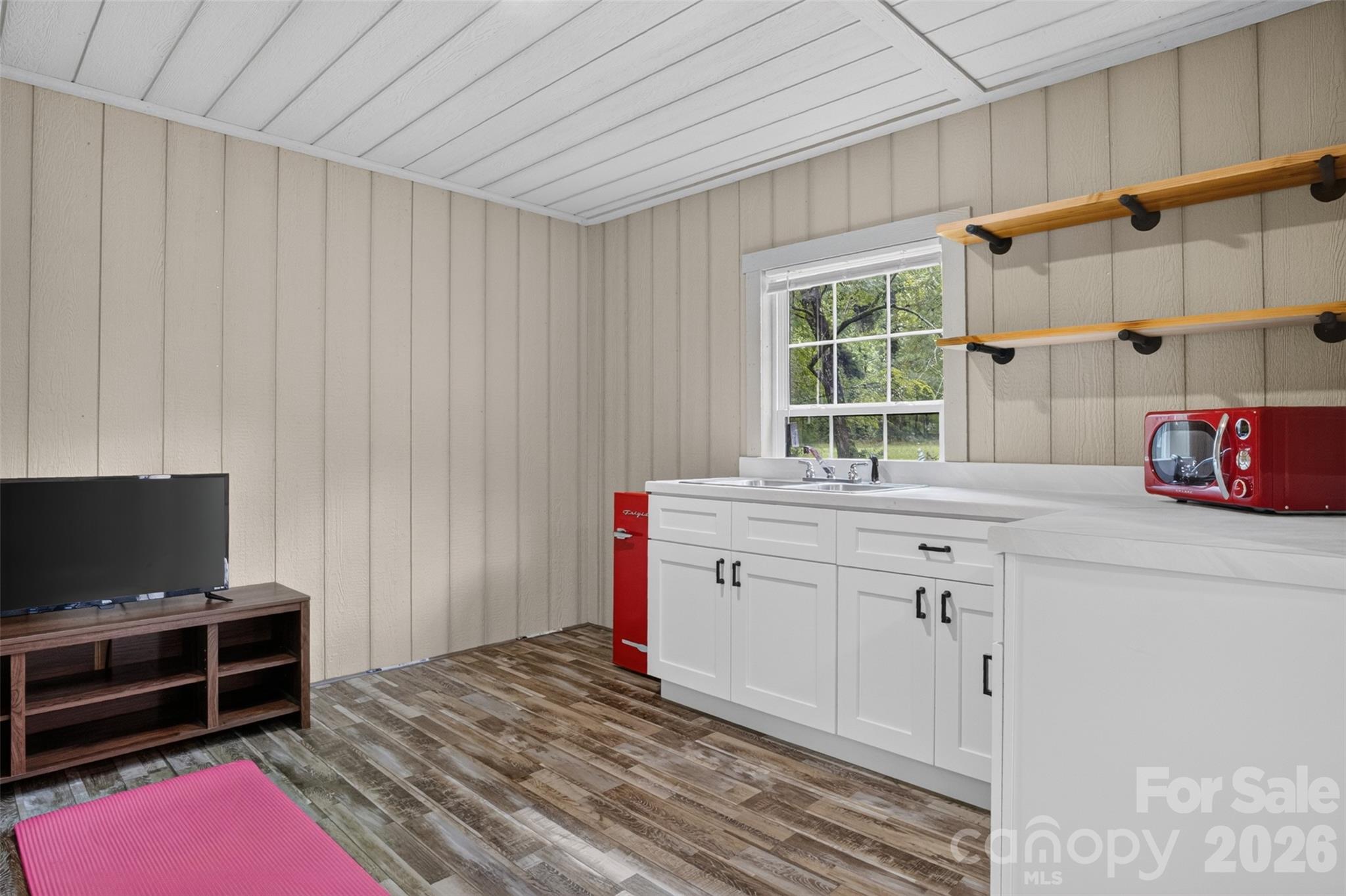 1436 Panther Road — Lancaster