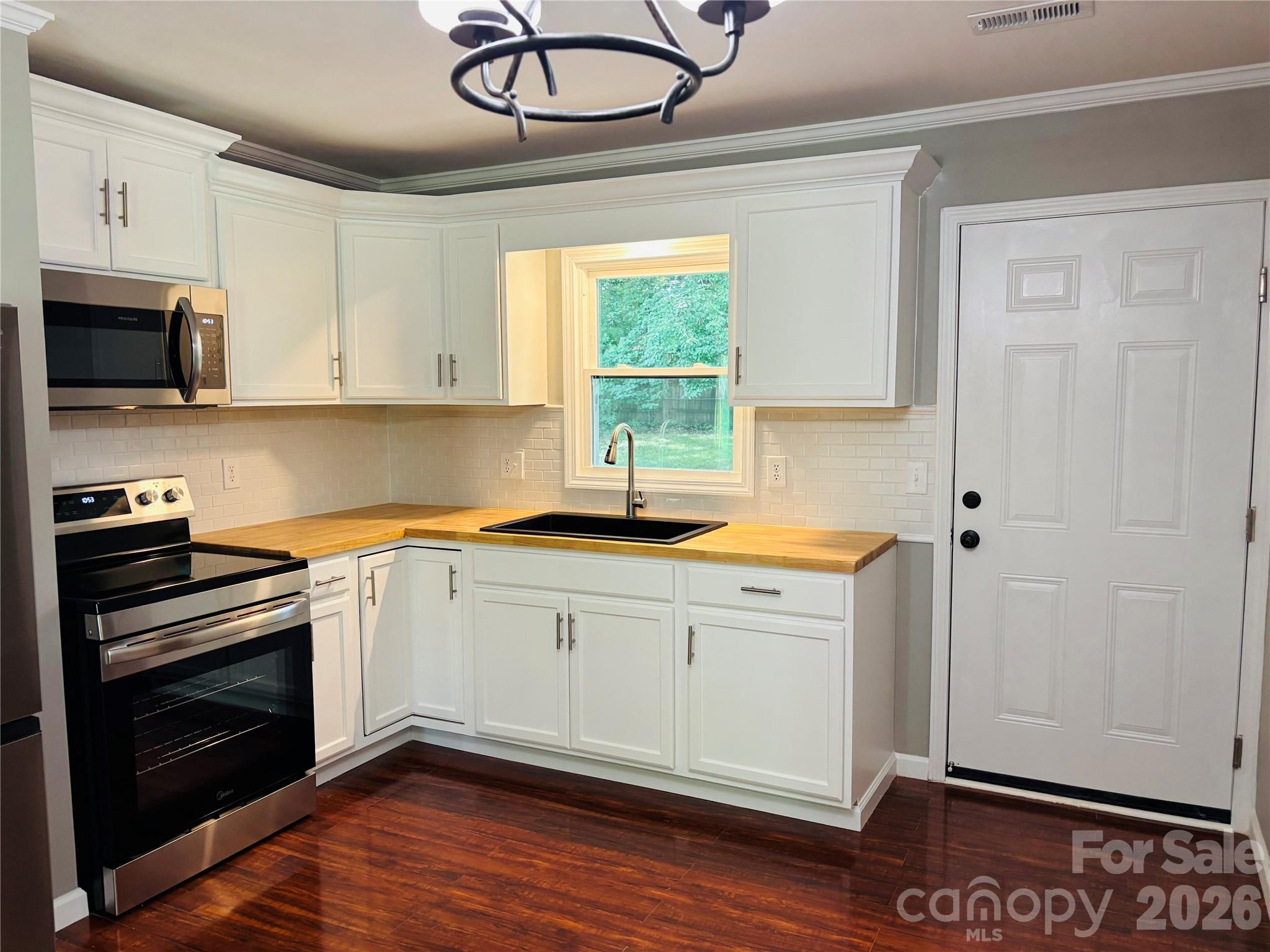 138 Oak Hill Drive — Forest City