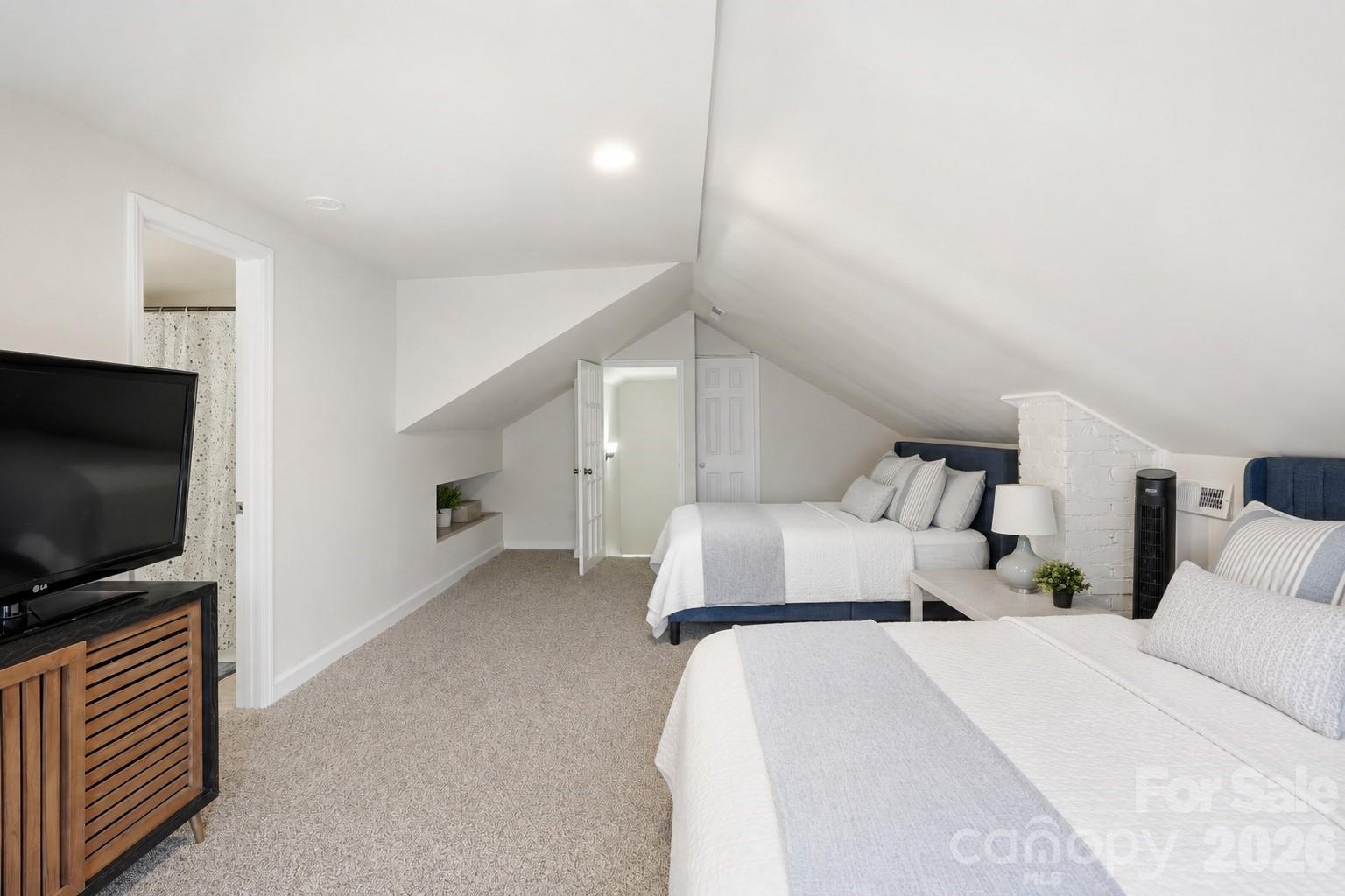 209 Grandin Road — Charlotte