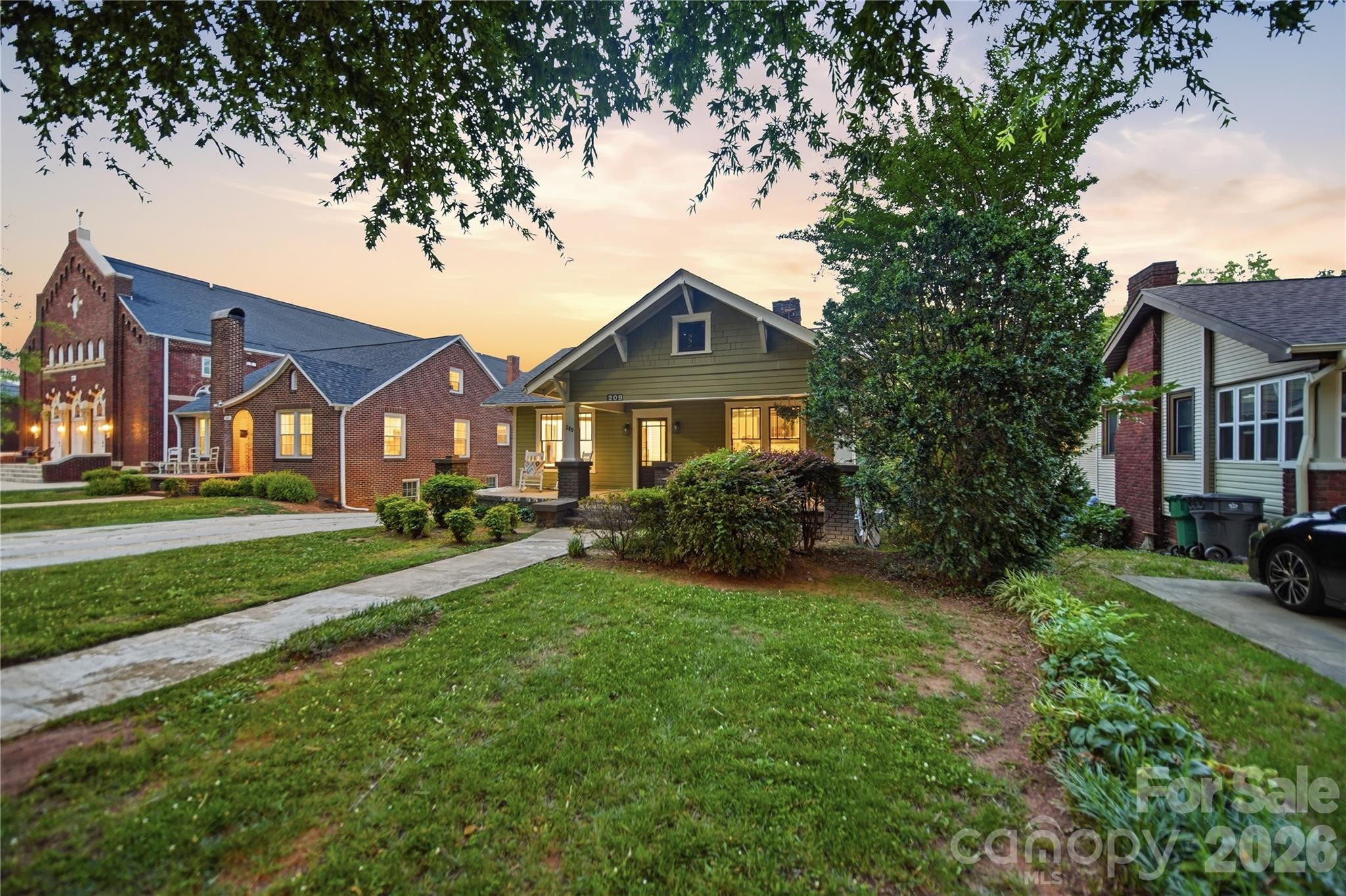 209 Grandin Road — Charlotte