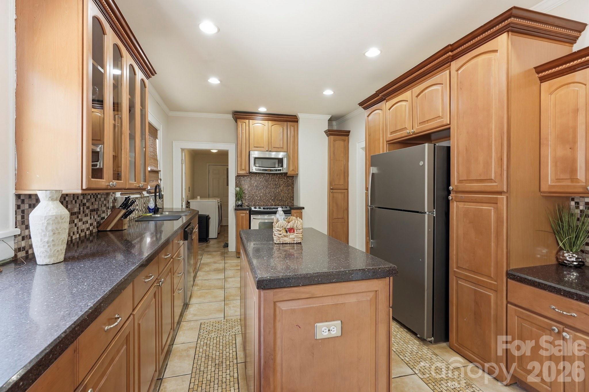 209 Grandin Road — Charlotte