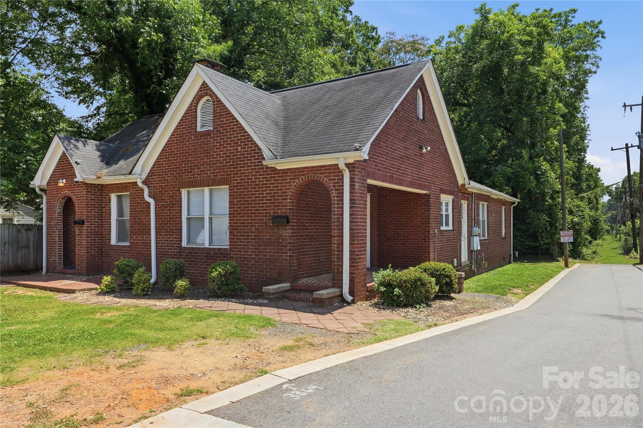 1411/1413 W 4th Street — Charlotte