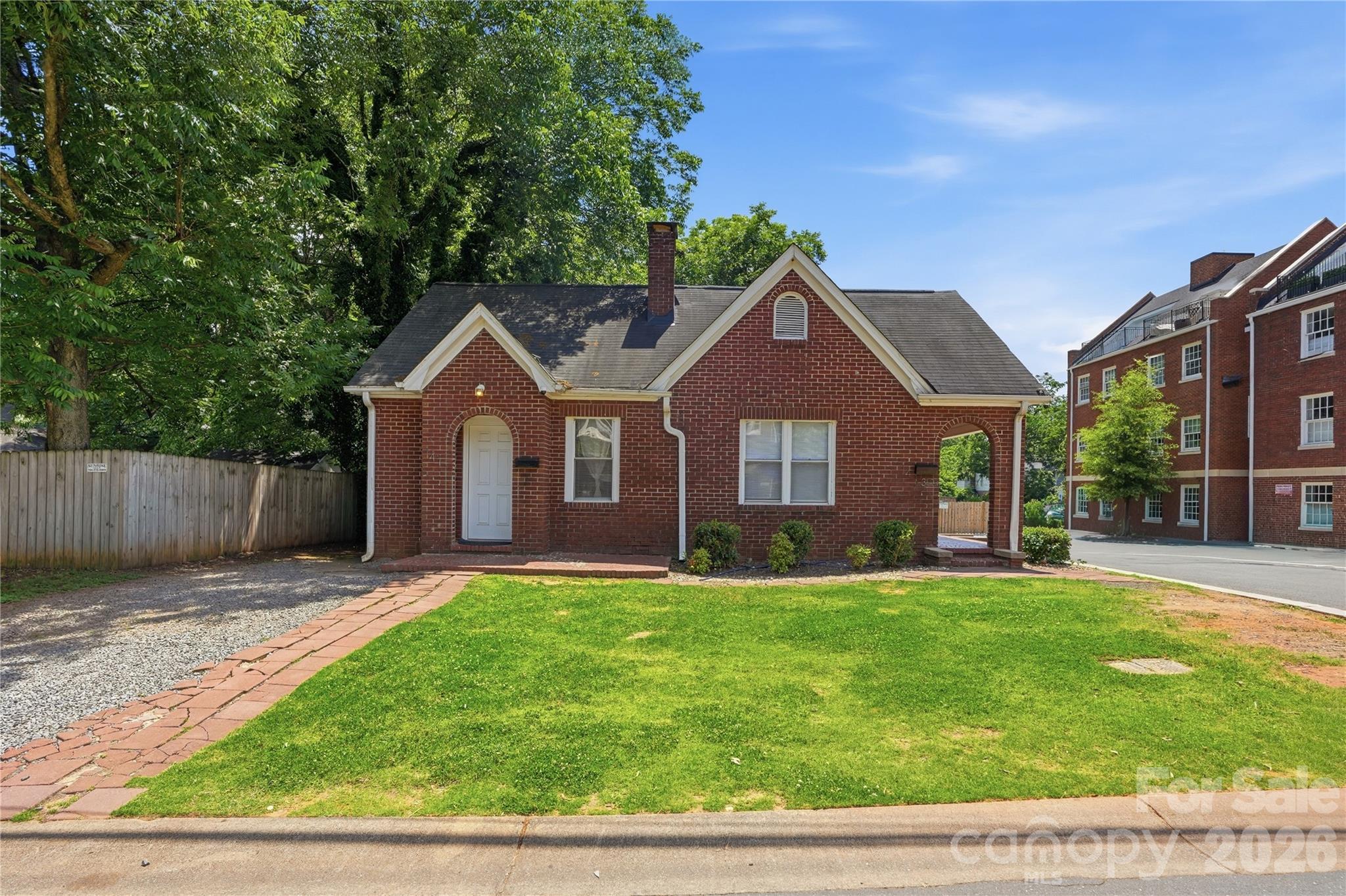 1411/1413 W 4th Street — Charlotte