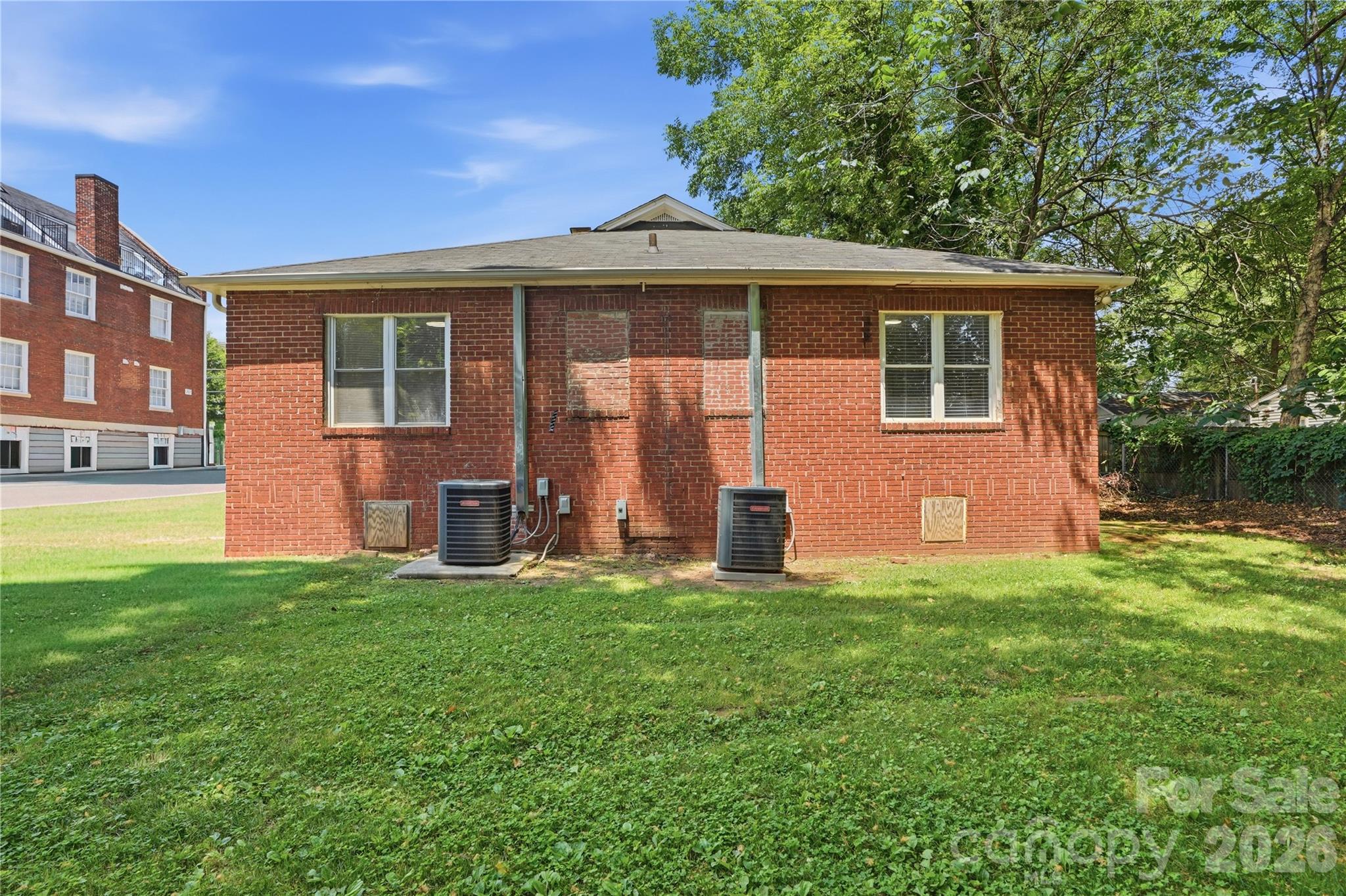 1411/1413 W 4th Street — Charlotte