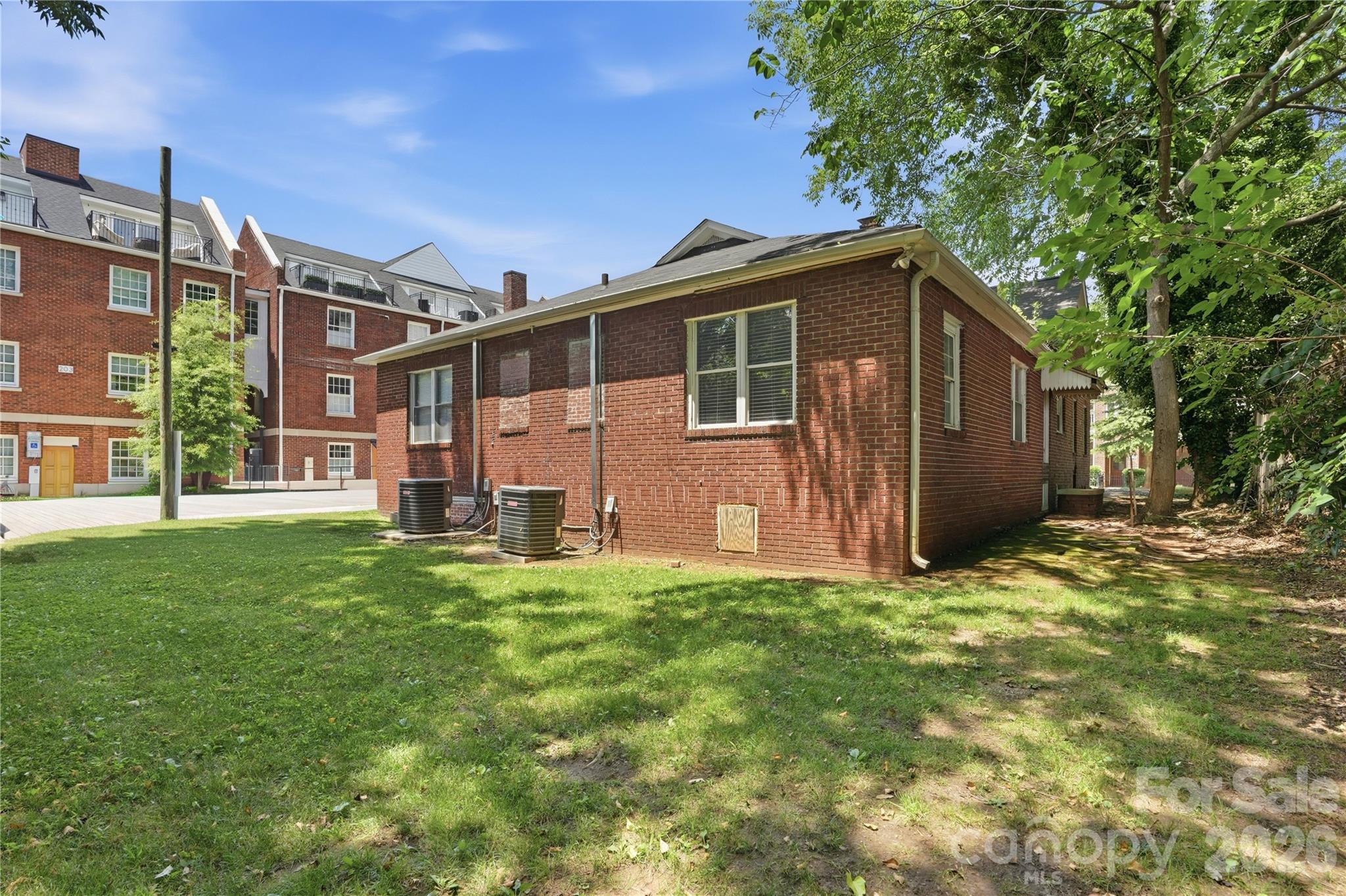 1411/1413 W 4th Street — Charlotte