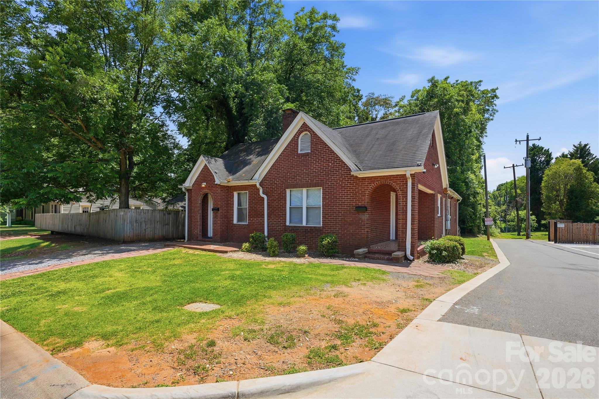 1411/1413 W 4th Street — Charlotte