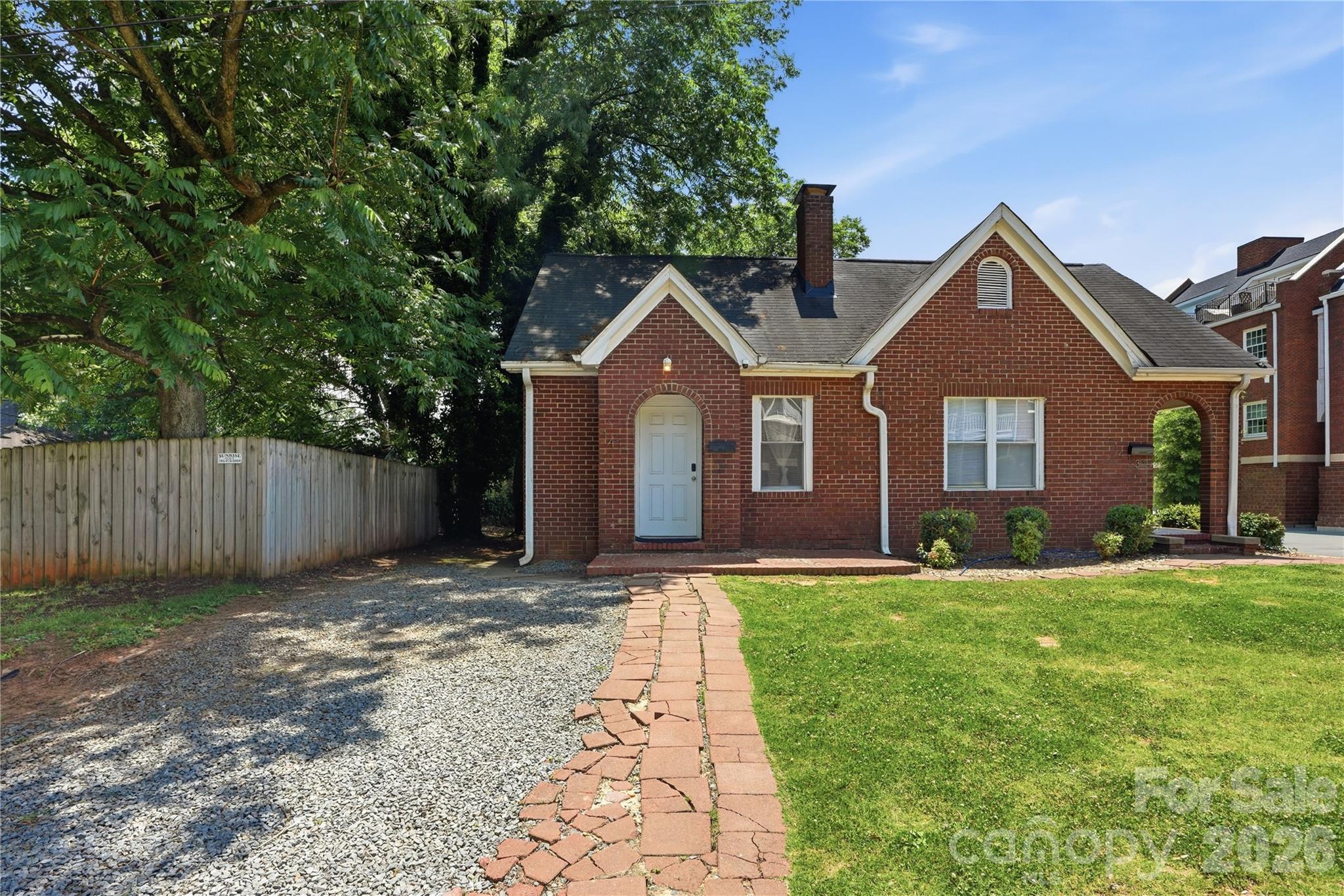1411/1413 W 4th Street — Charlotte