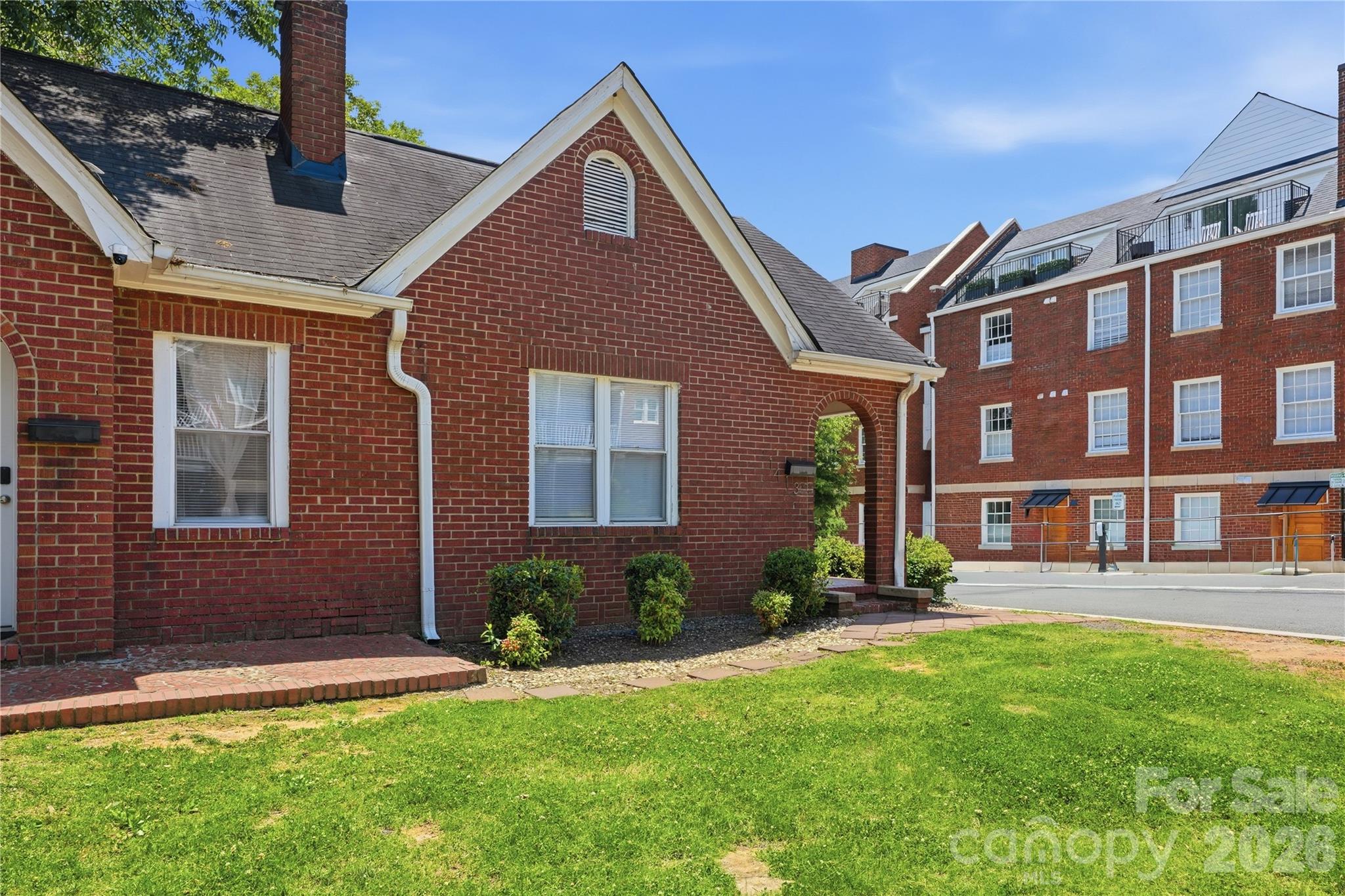 1411/1413 W 4th Street — Charlotte