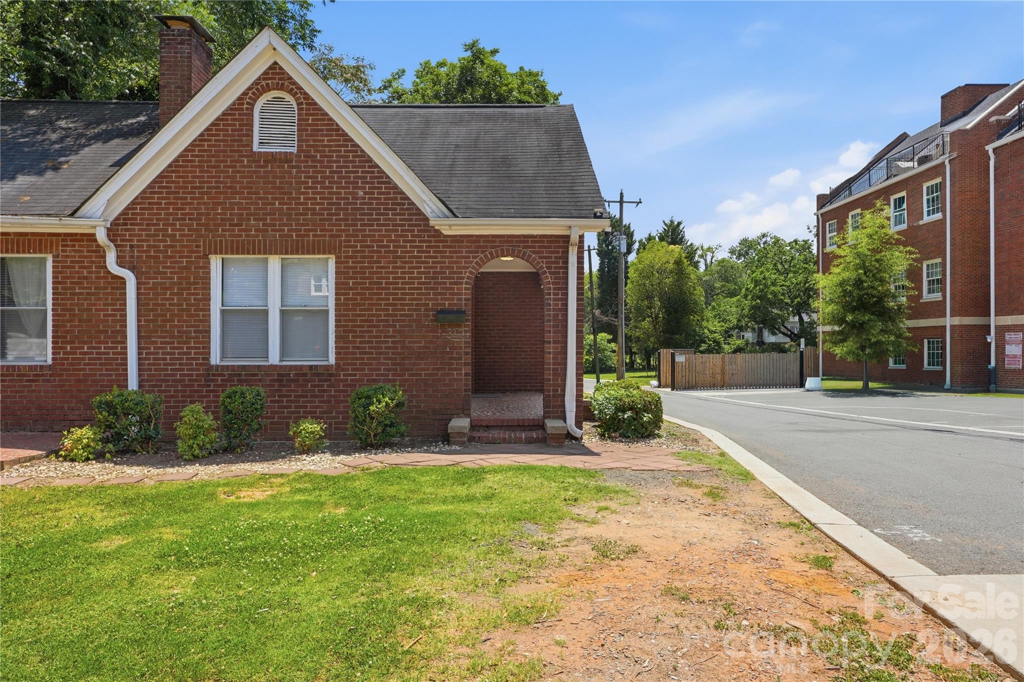 1411/1413 W 4th Street — Charlotte