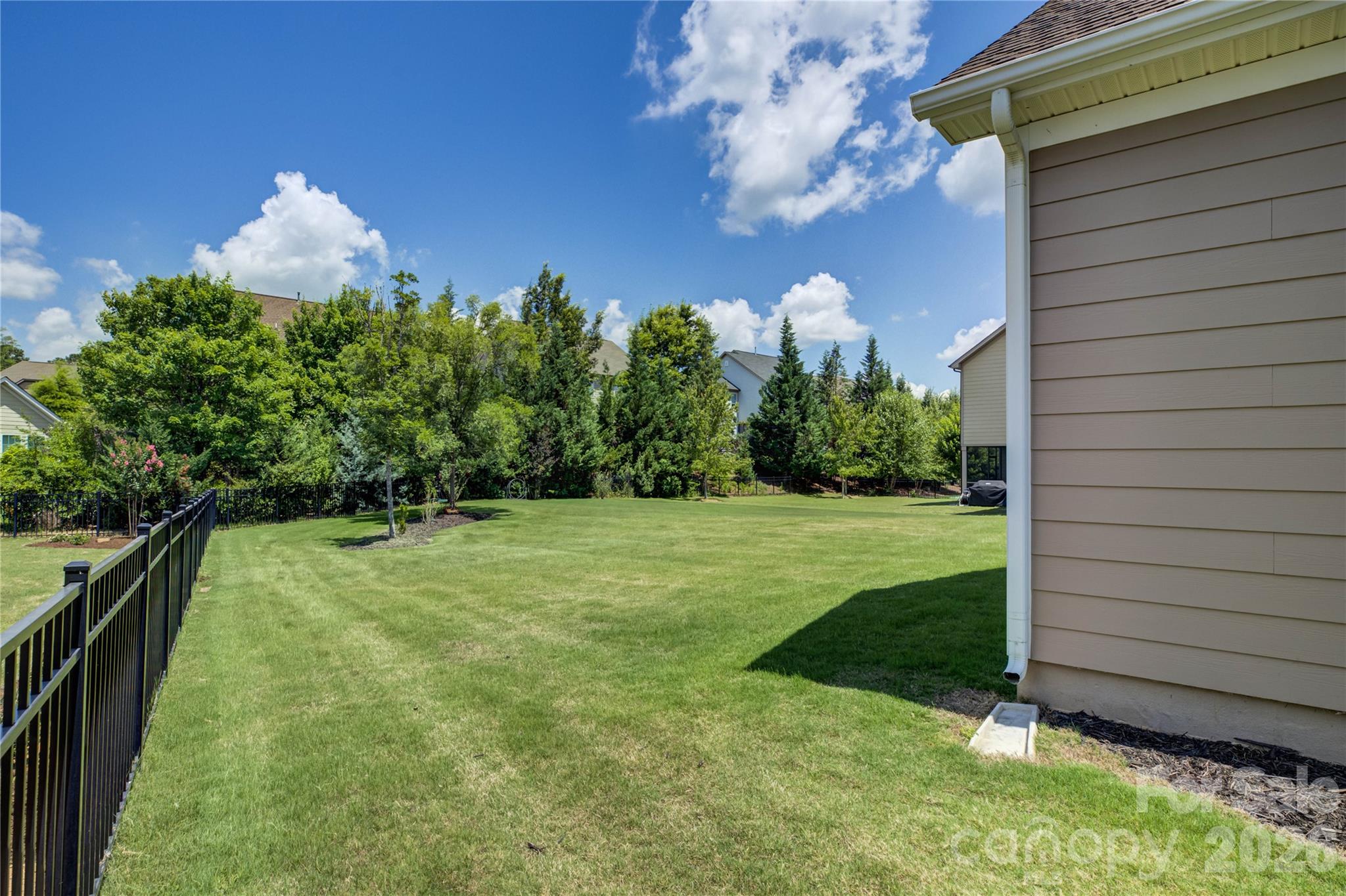 15417 Cimarron Hills Lane — Charlotte