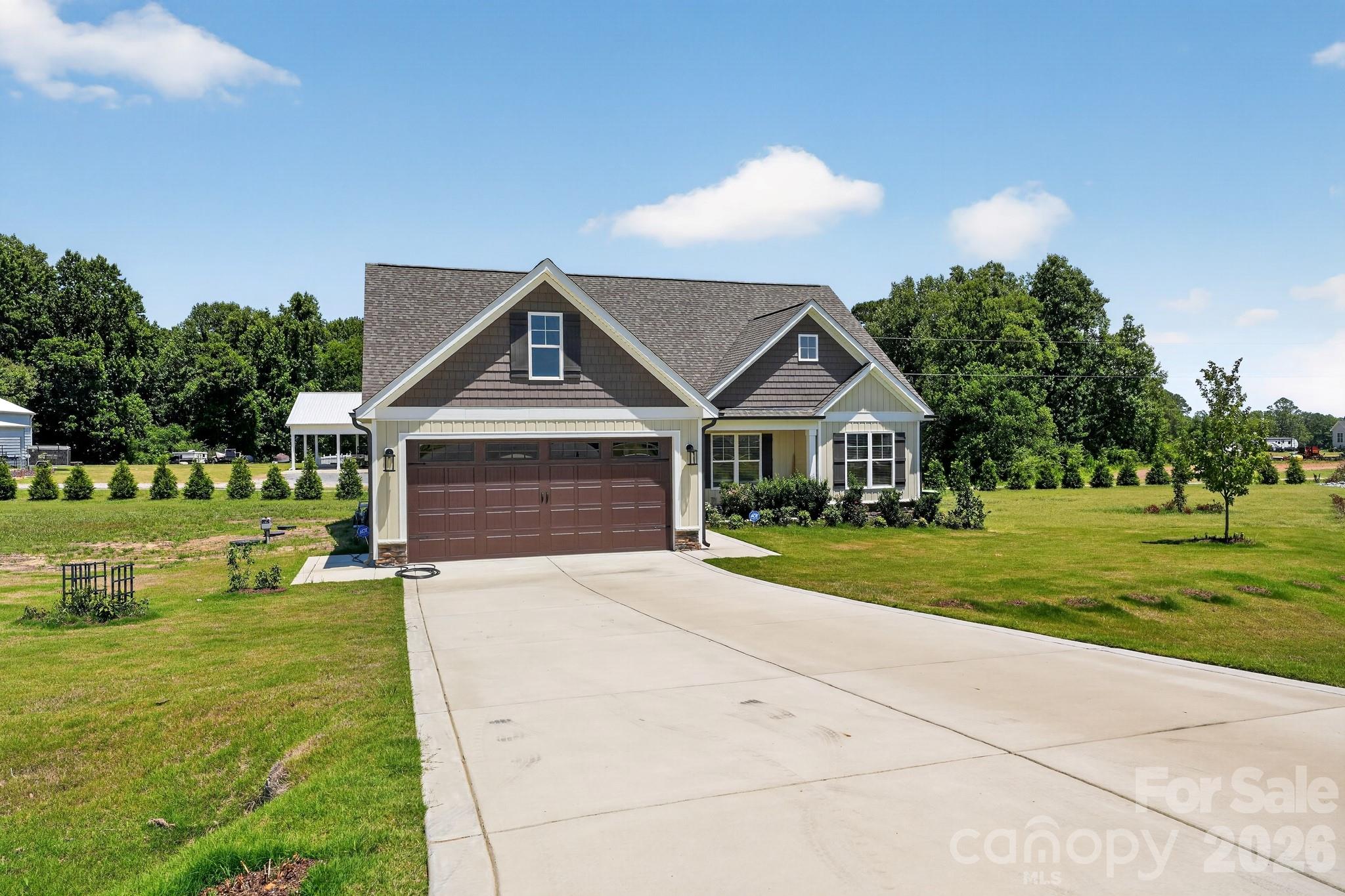 48 Tanseyleaf Drive — Smithfield