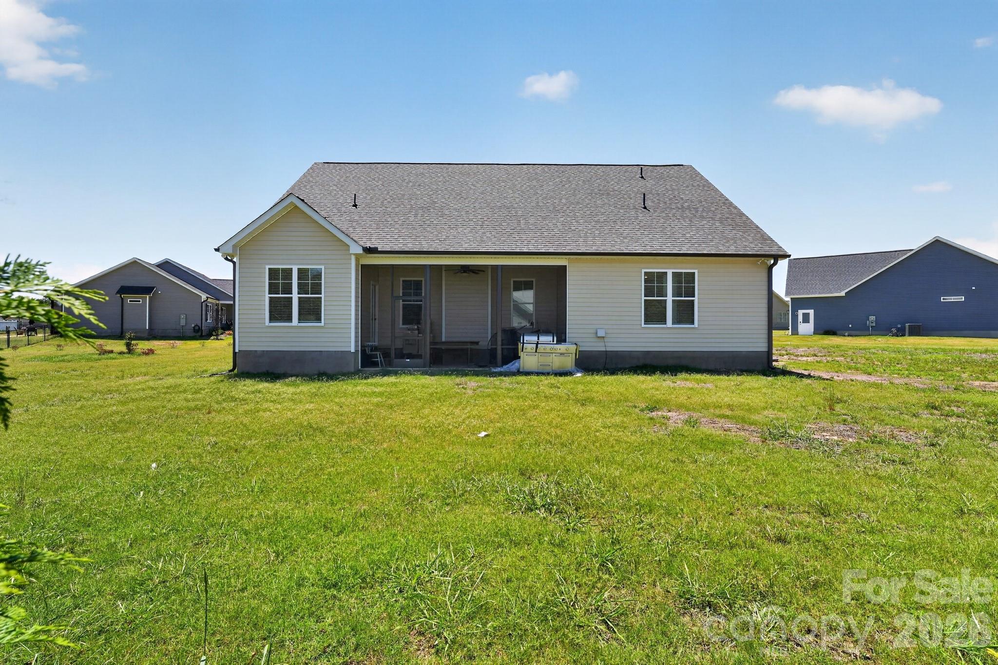 48 Tanseyleaf Drive — Smithfield