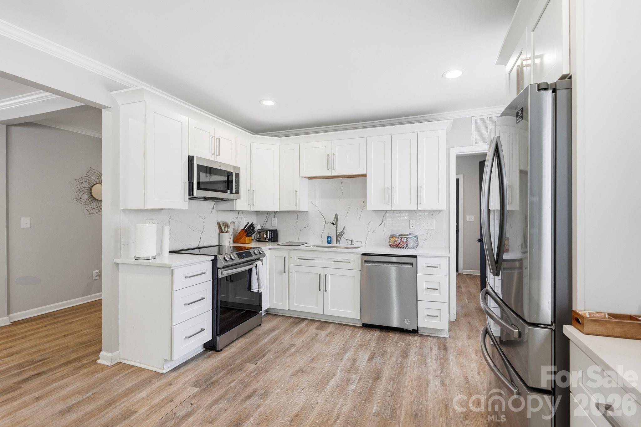 205 Grandin Road — Charlotte