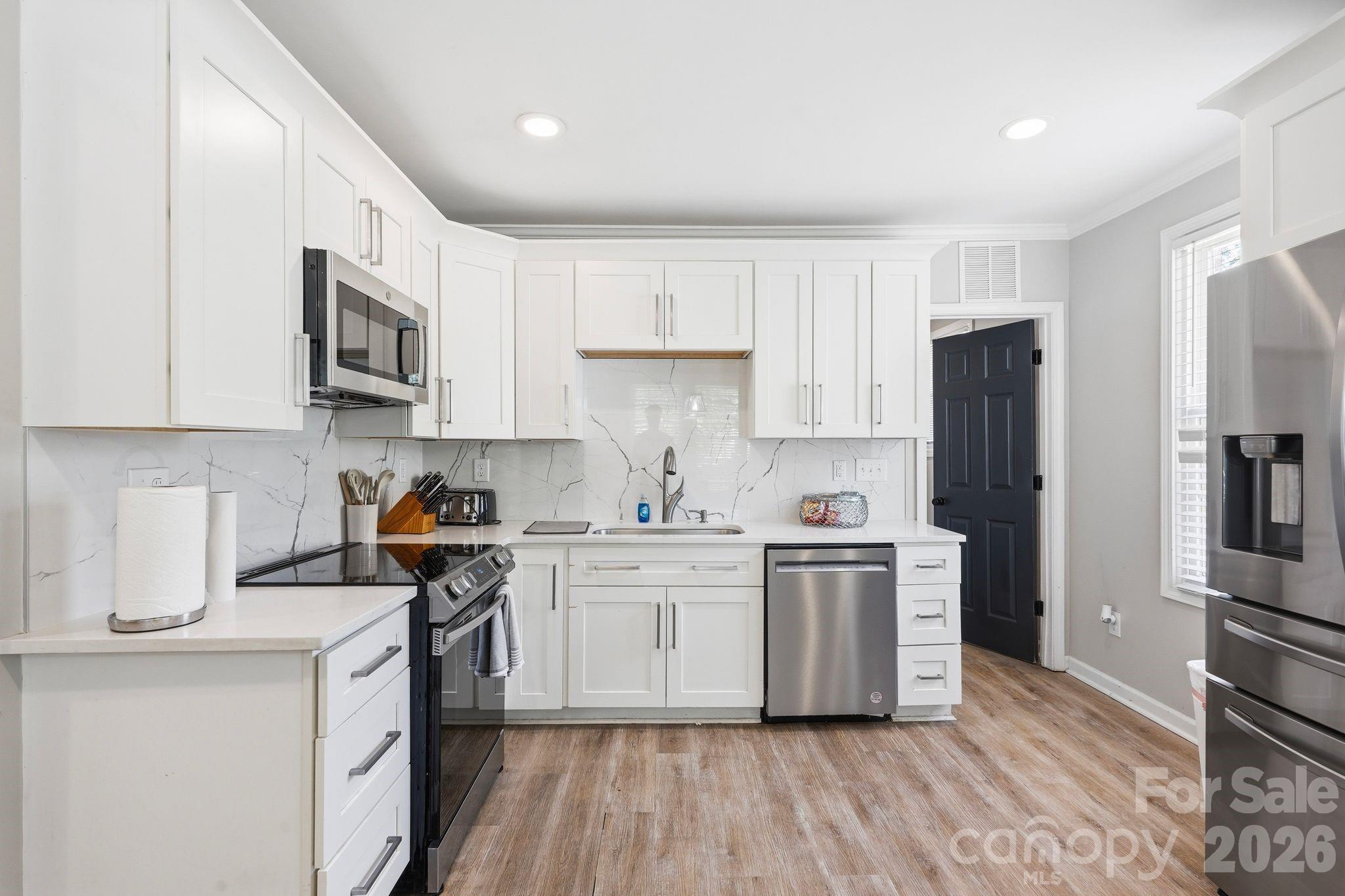 205 Grandin Road — Charlotte