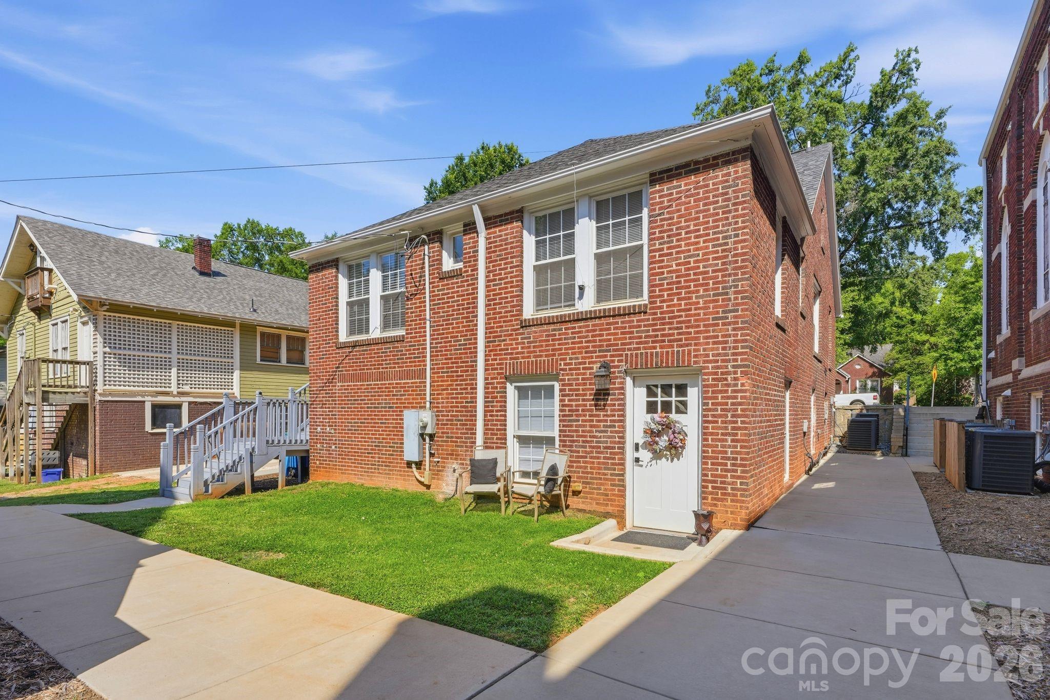 205 Grandin Road — Charlotte