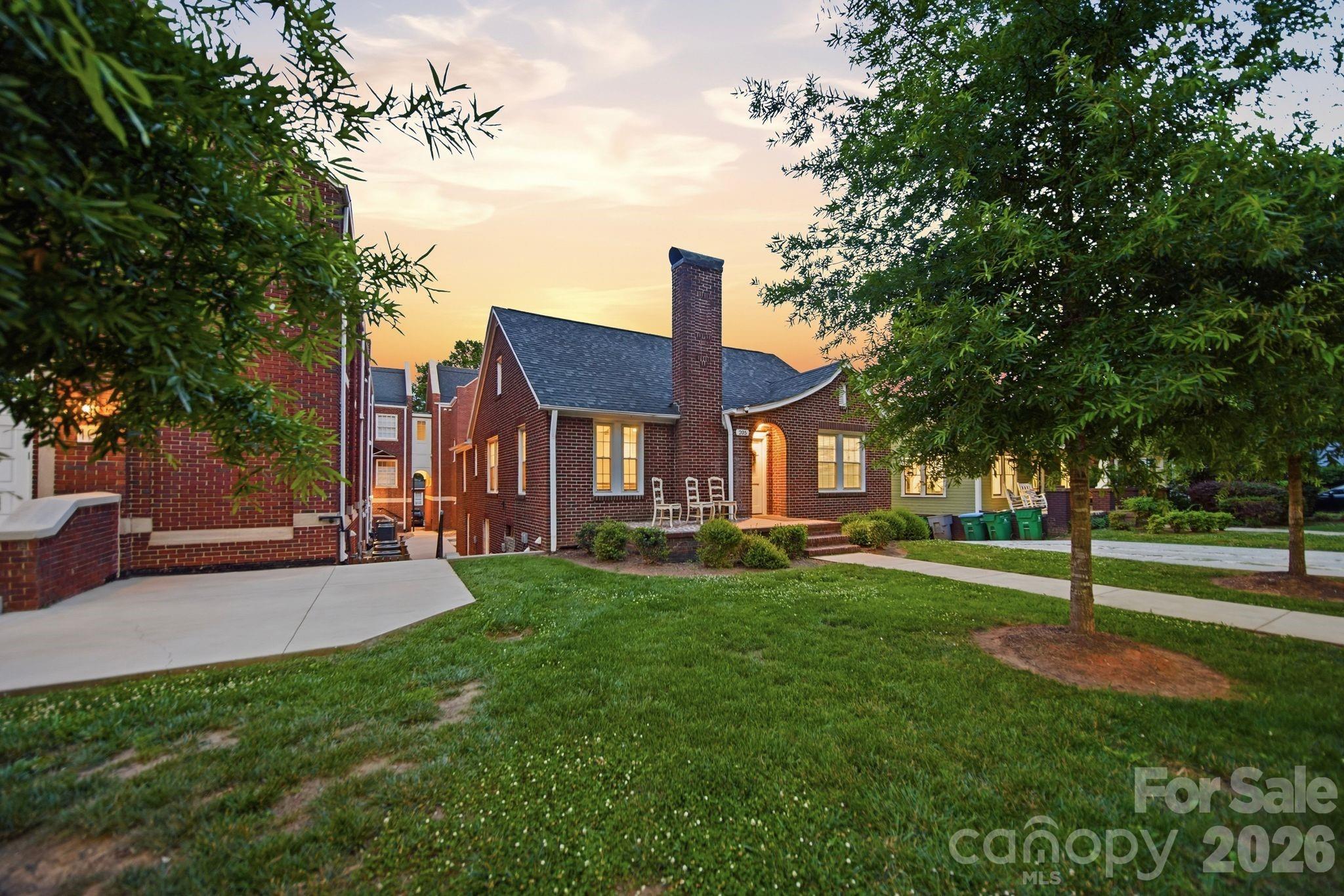 205 Grandin Road — Charlotte