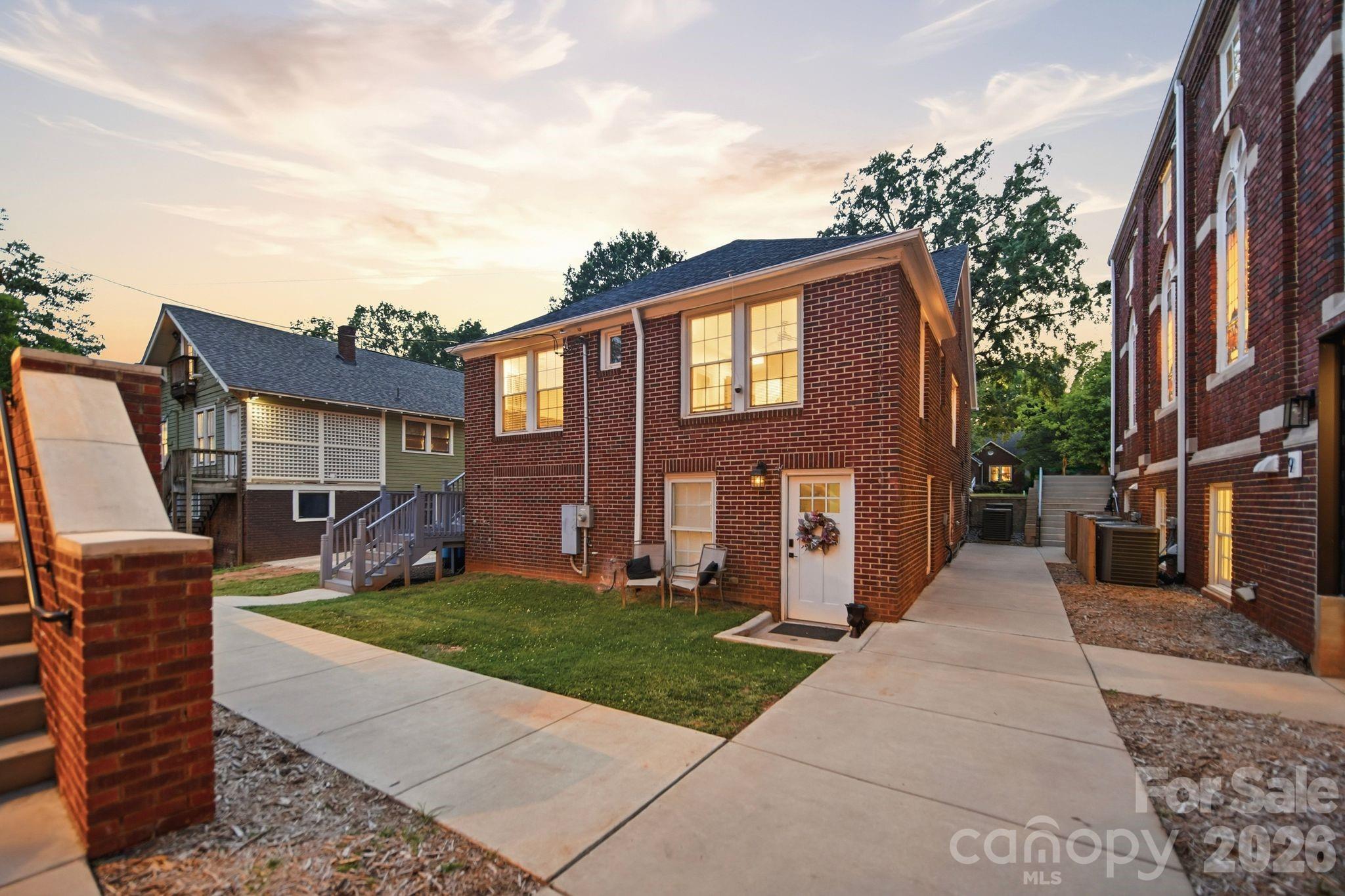 205 Grandin Road — Charlotte