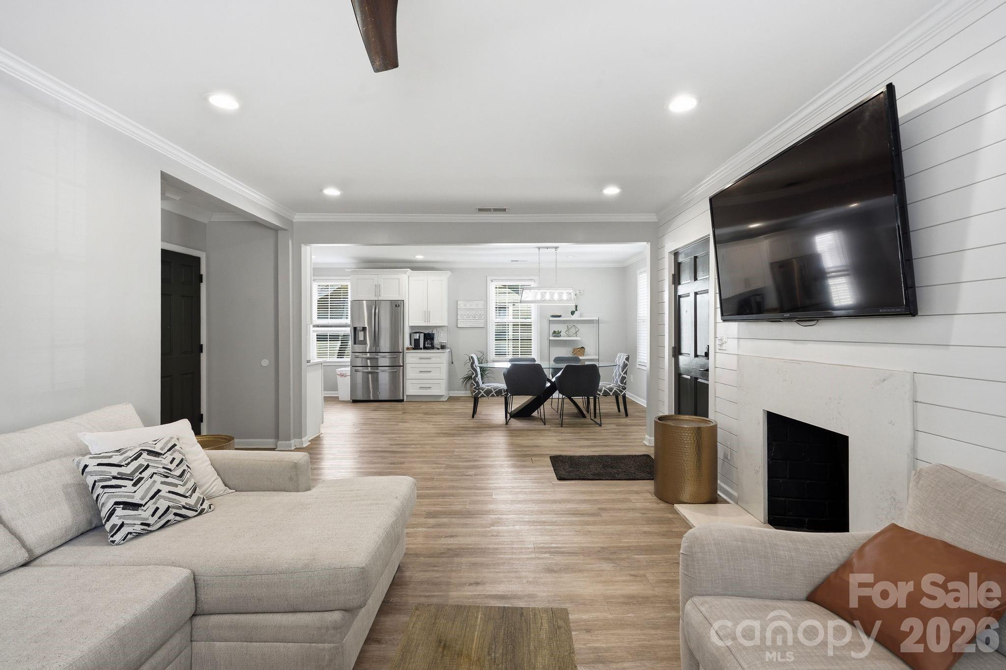 205 Grandin Road — Charlotte