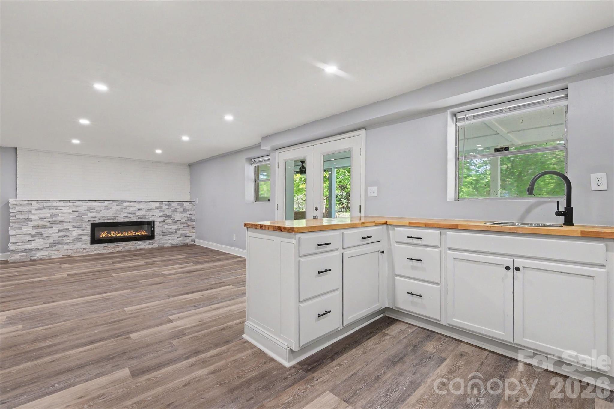 6917 Navajo Trail — Sherrills Ford