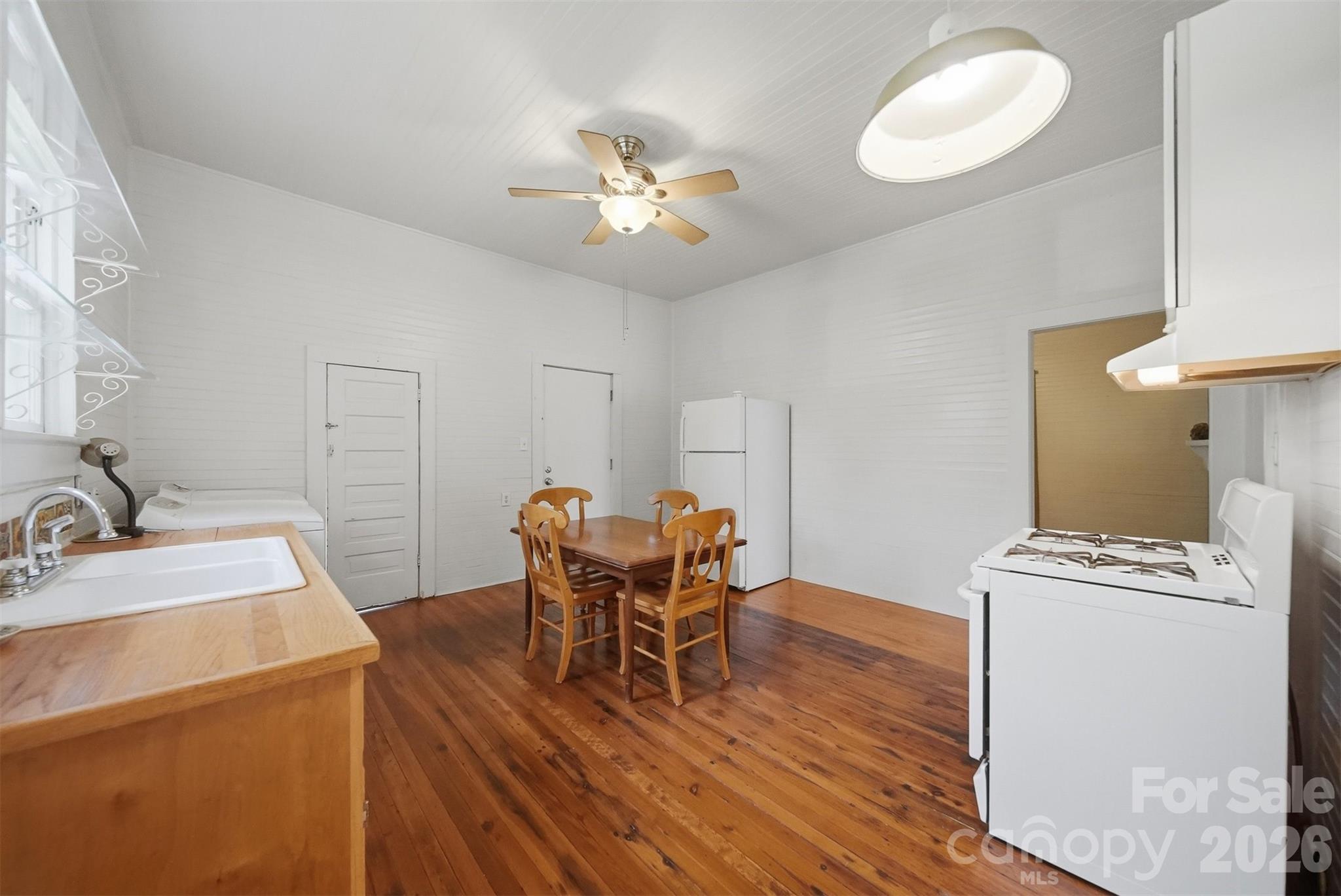 25 Central Avenue — Granite Falls