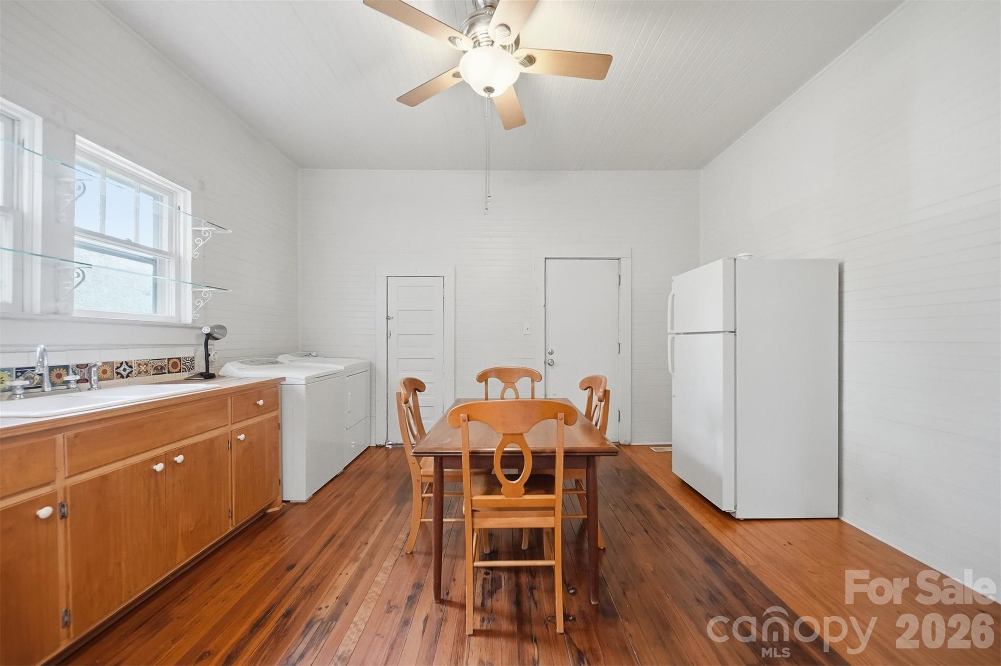 25 Central Avenue — Granite Falls