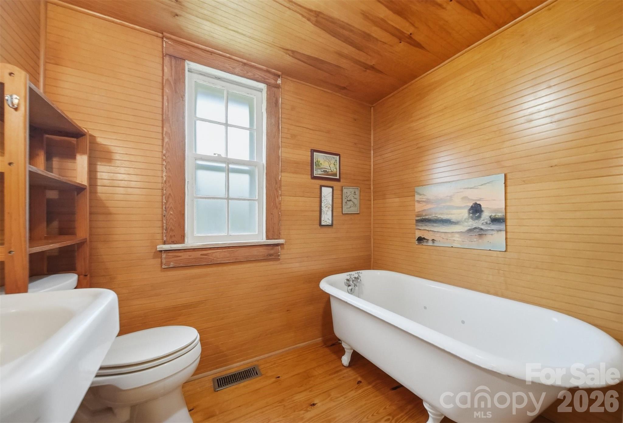 25 Central Avenue — Granite Falls