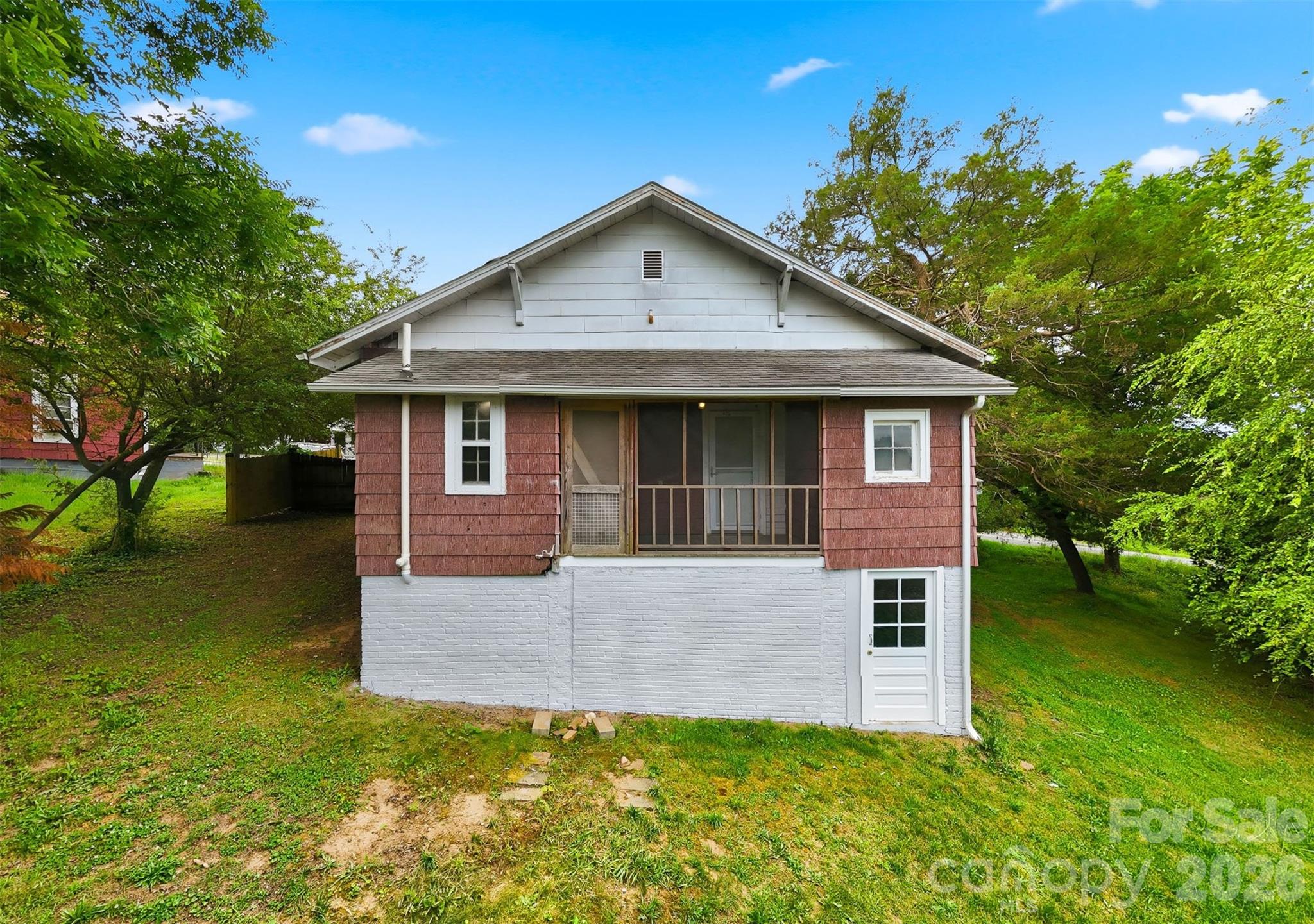 25 Central Avenue — Granite Falls