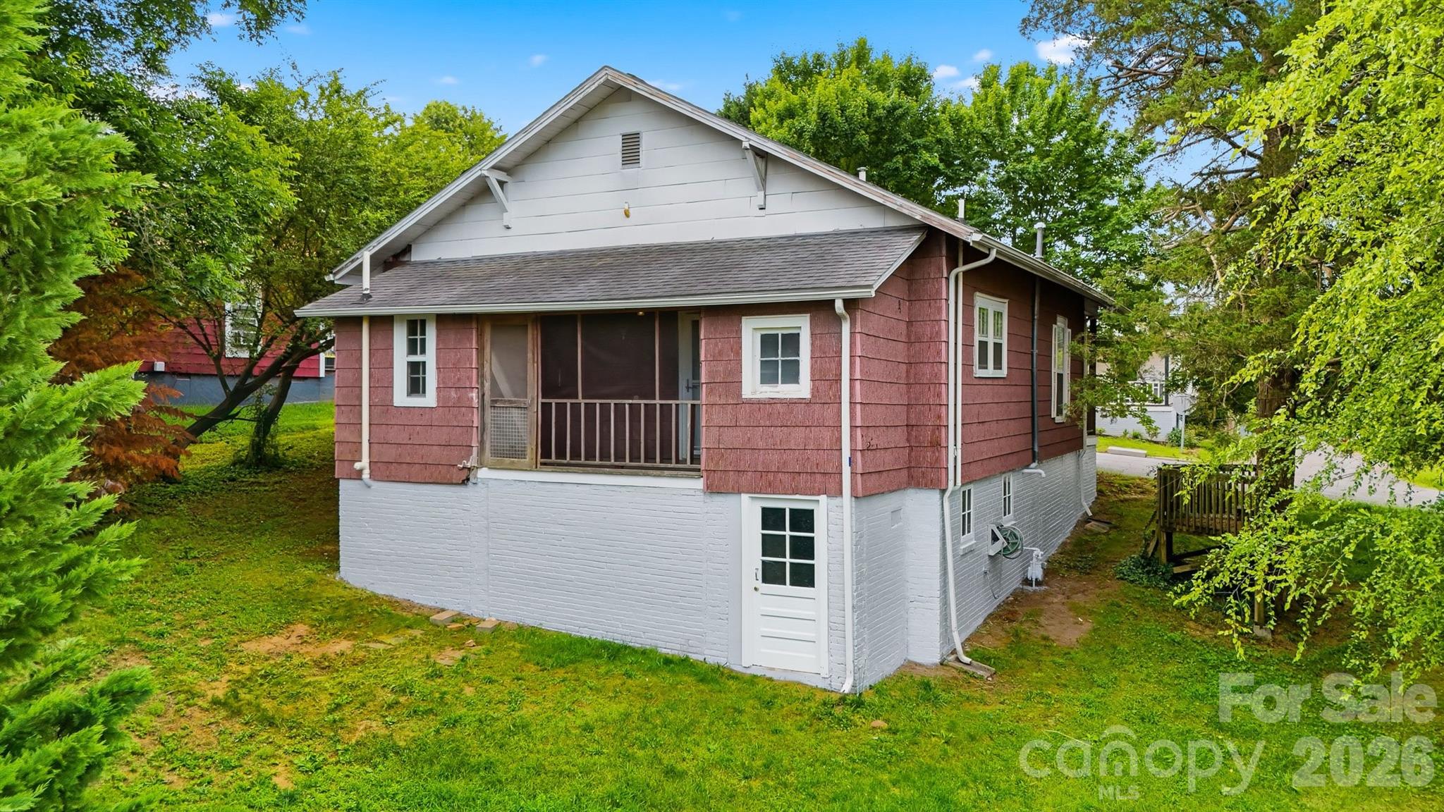 25 Central Avenue — Granite Falls