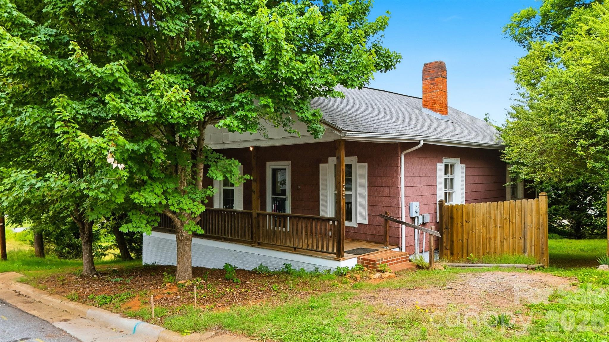 25 Central Avenue — Granite Falls