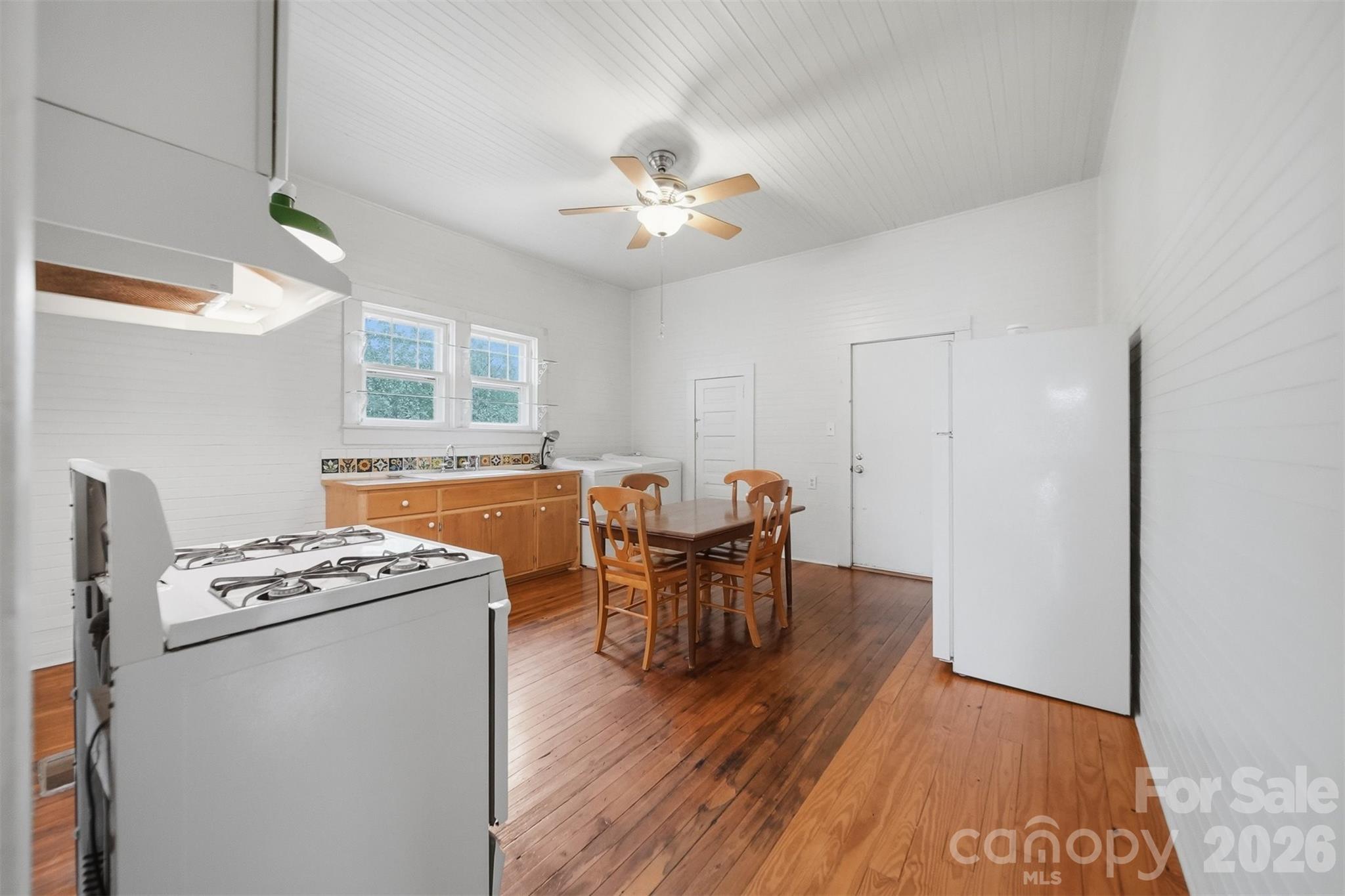 25 Central Avenue — Granite Falls