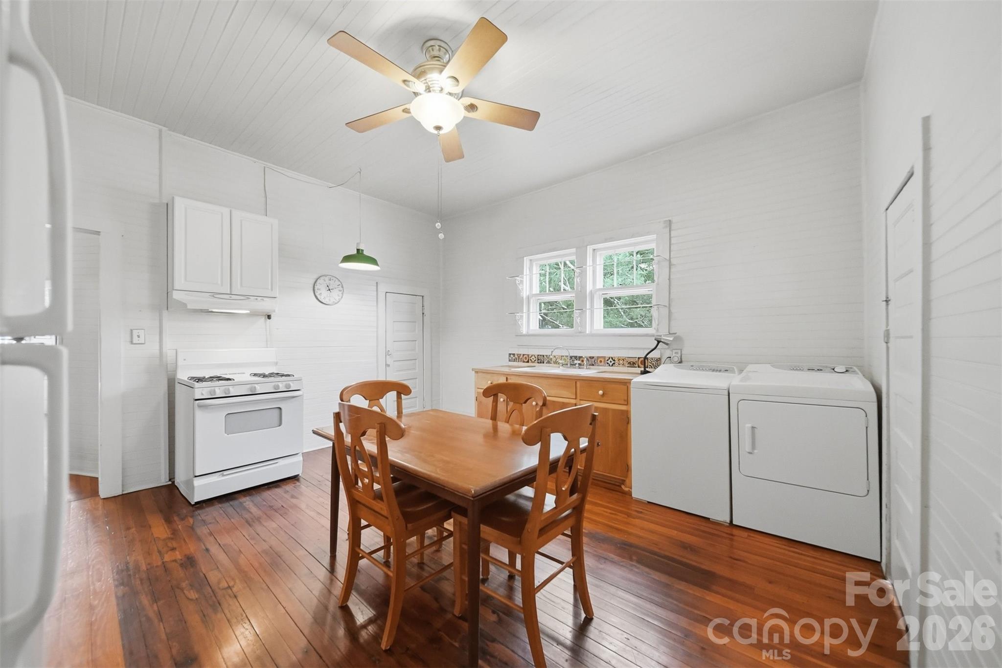 25 Central Avenue — Granite Falls