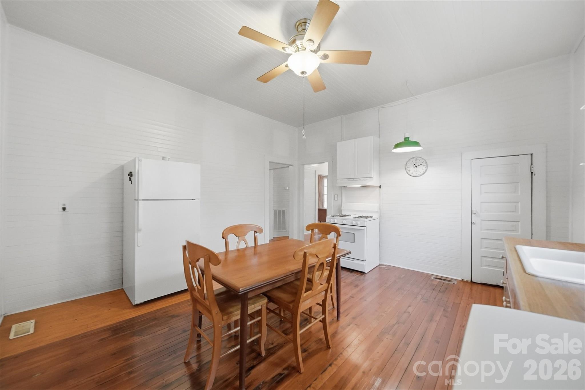 25 Central Avenue — Granite Falls